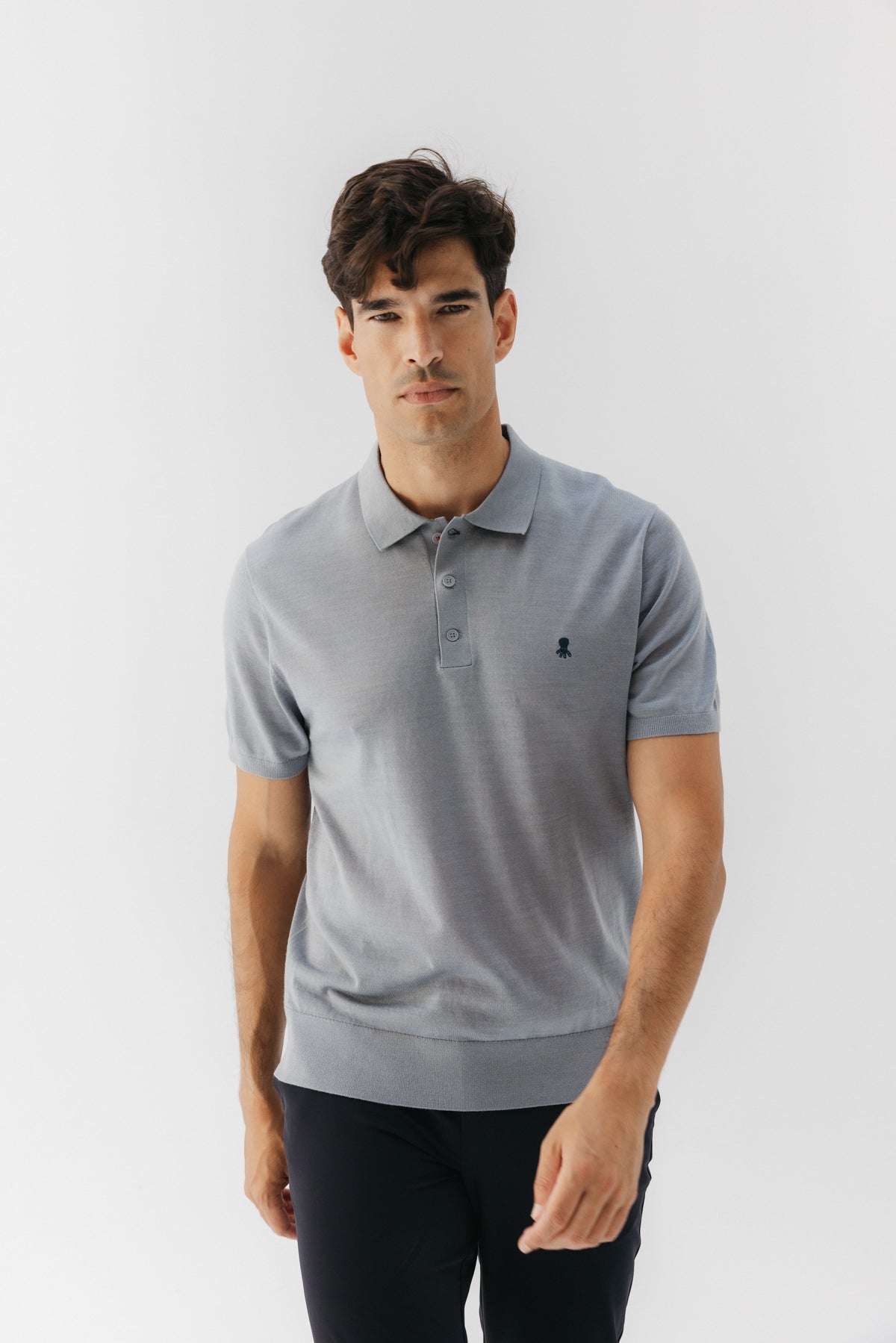 POLO MERINO CUELLO CAMISERO GRIS VIGORÉ