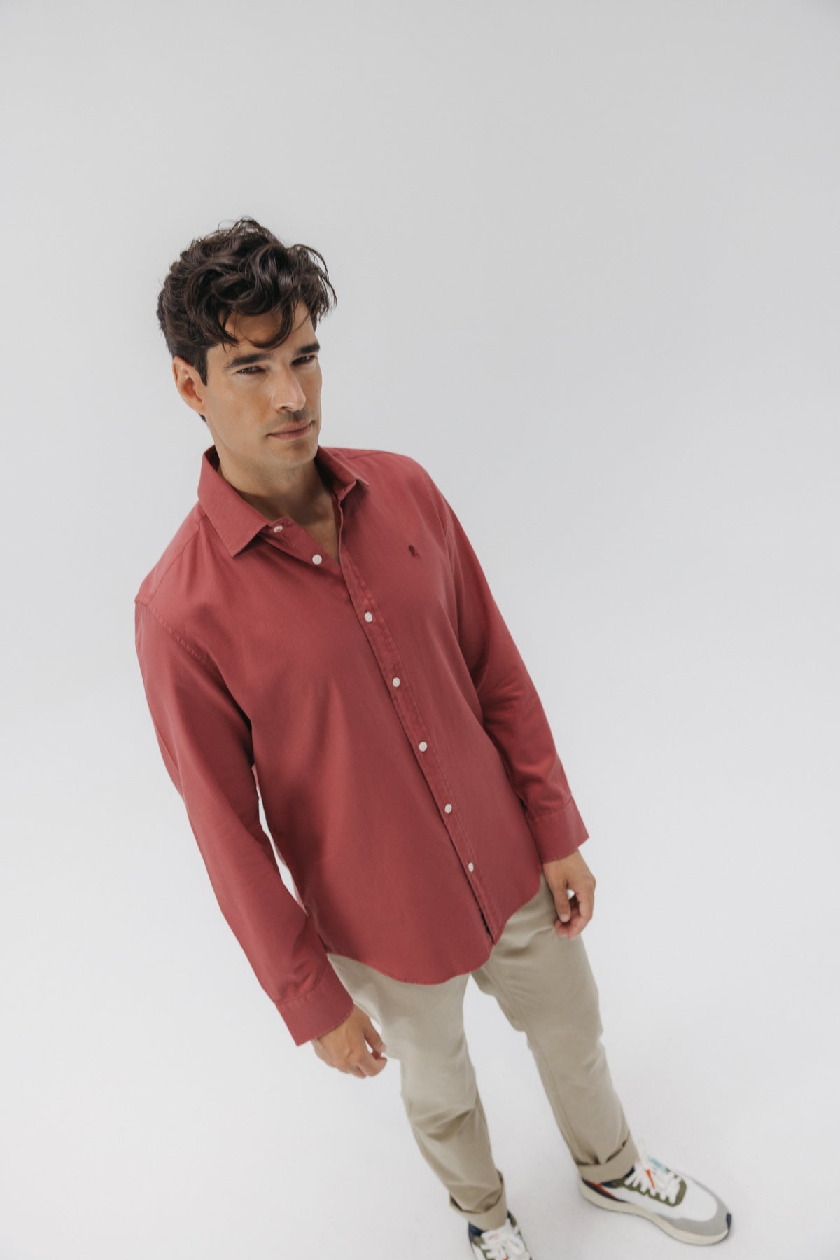 CAMISA CASUAL ESTRUCTURA GARMENT DYED ROSA AMARANTO