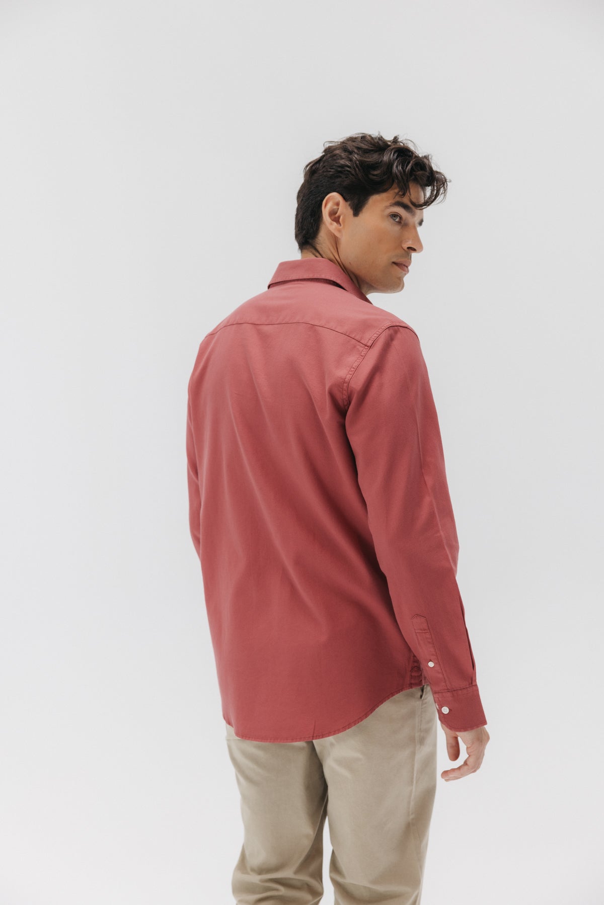 CAMISA CASUAL ESTRUCTURA GARMENT DYED ROSA AMARANTO