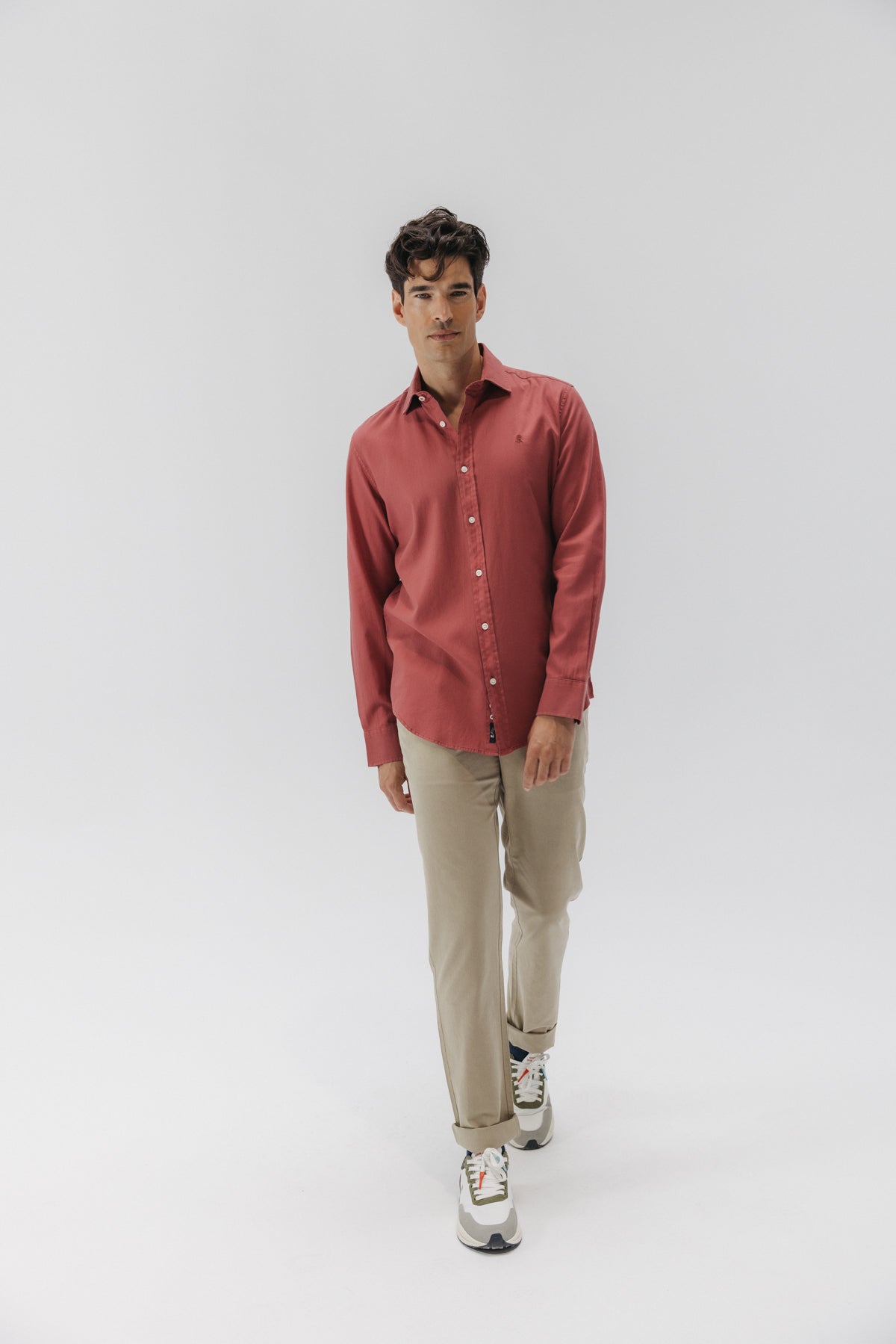 CAMISA CASUAL ESTRUCTURA GARMENT DYED ROSA AMARANTO