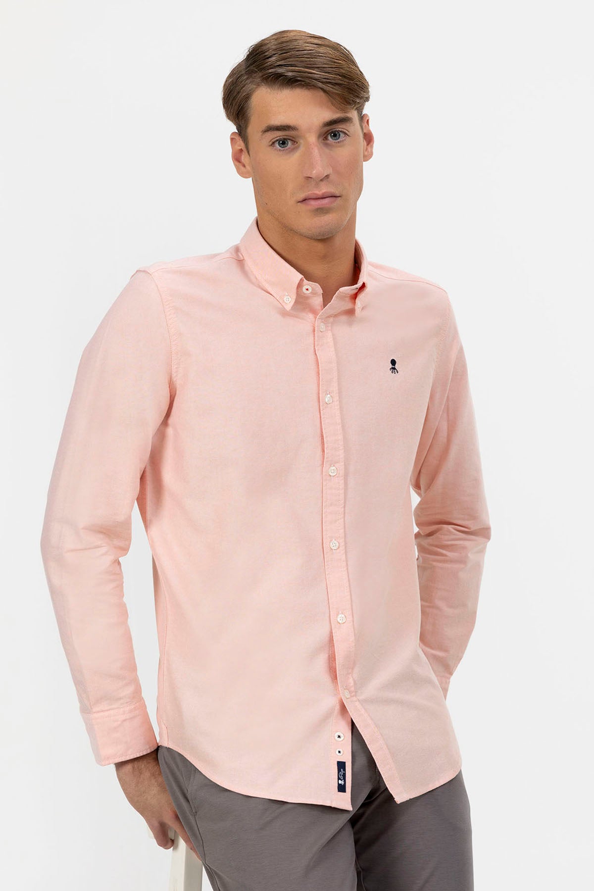 CAMISA CUELLO BOTÓN OXFORD NARANJA