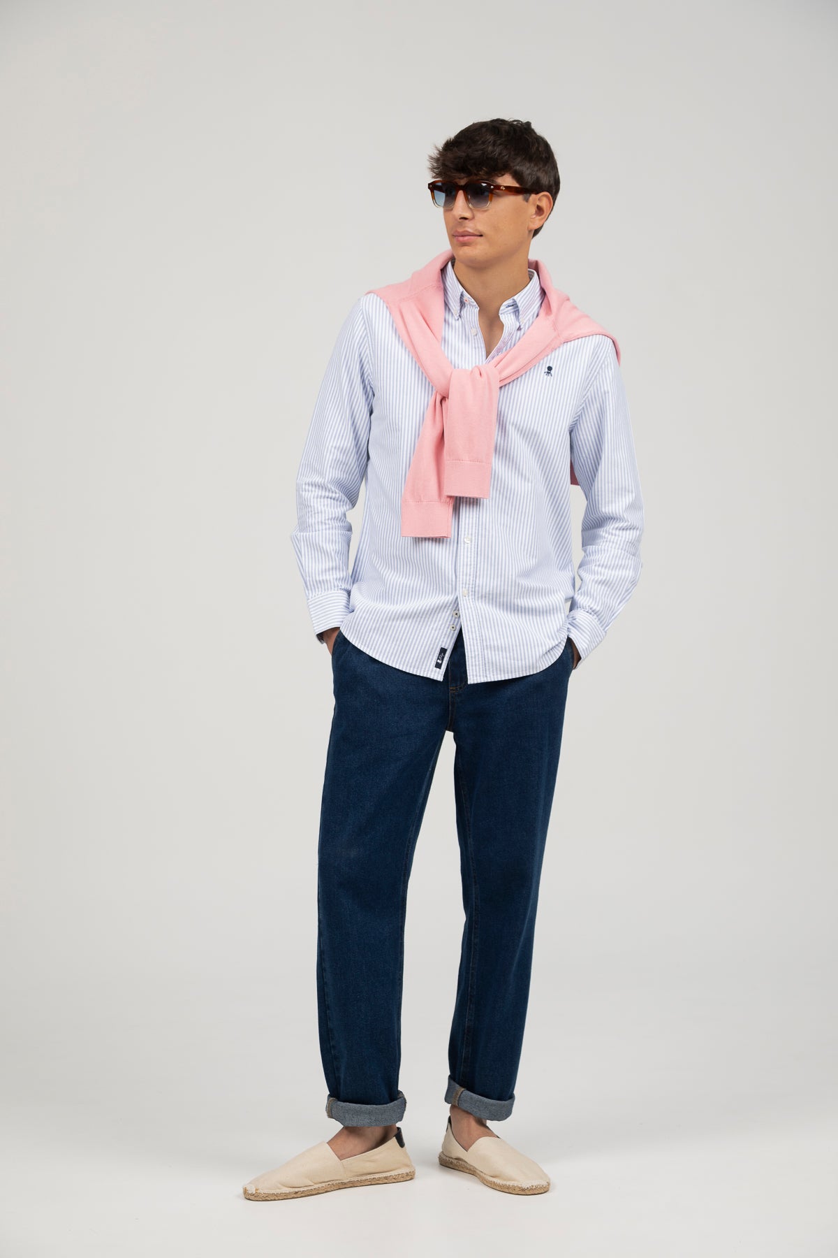 Camisa oxford cuello botón rayas azul