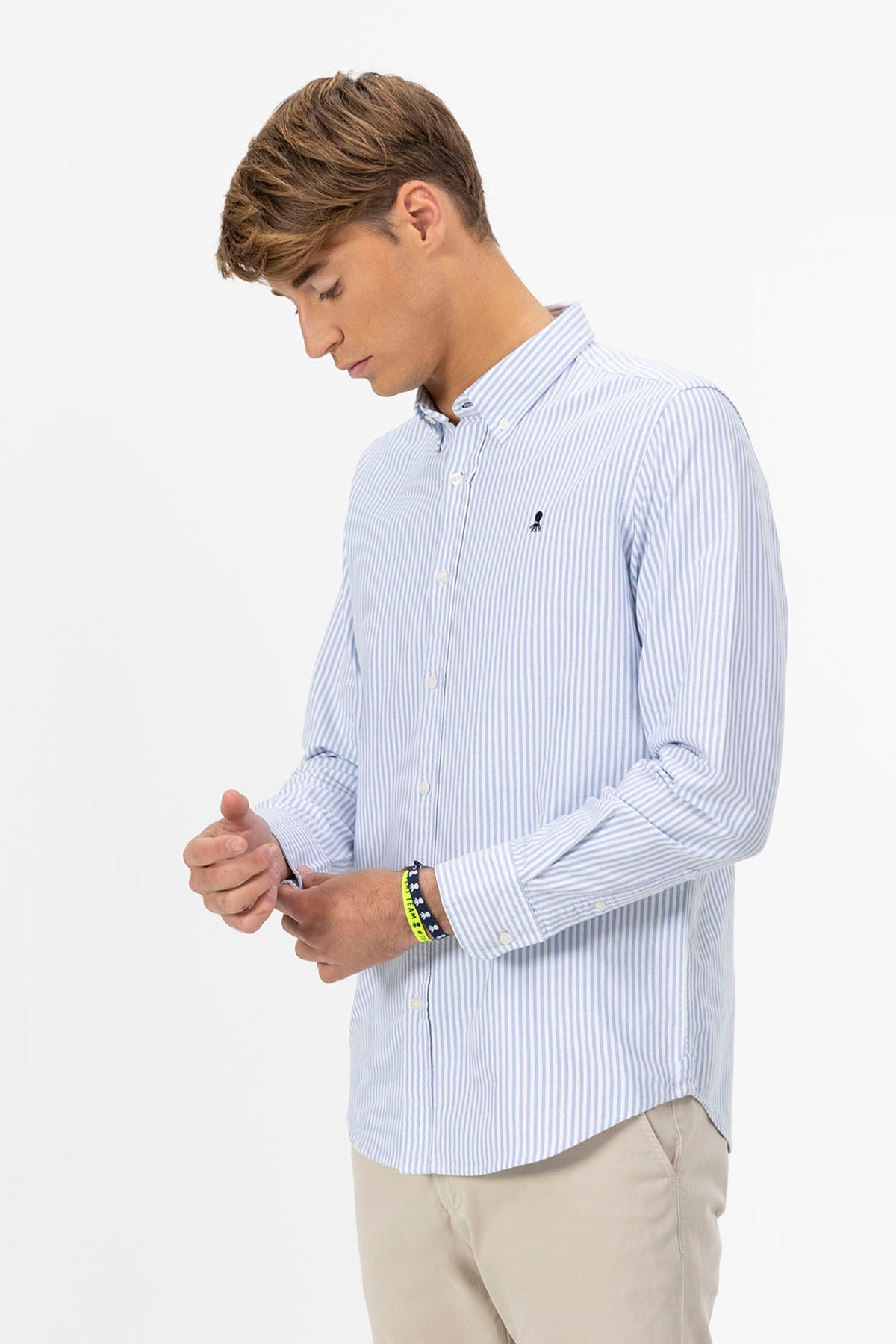 Camisa oxford cuello botón rayas azul