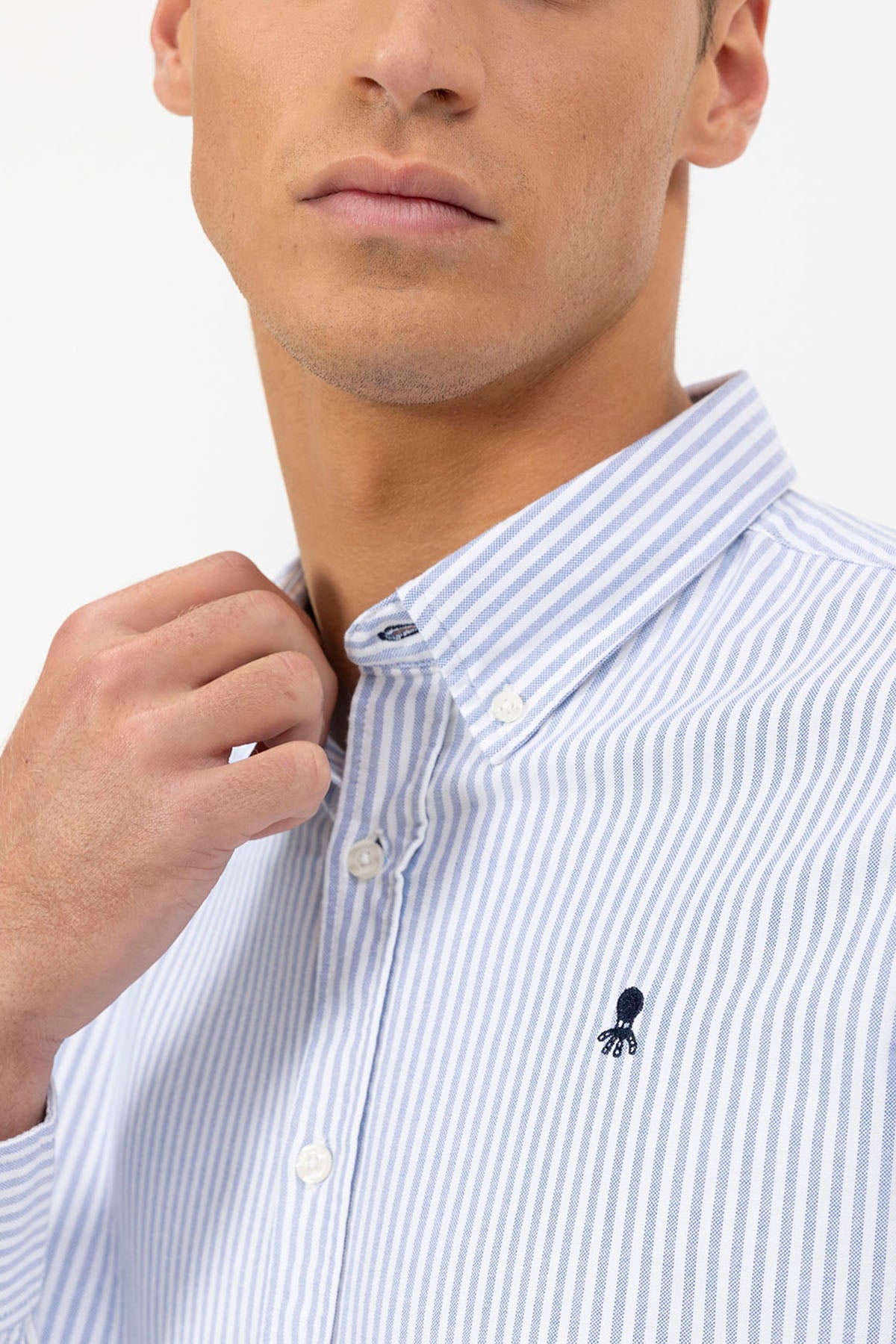 BLUE STRIPED BUTTON COLLAR OXFORD SHIRT