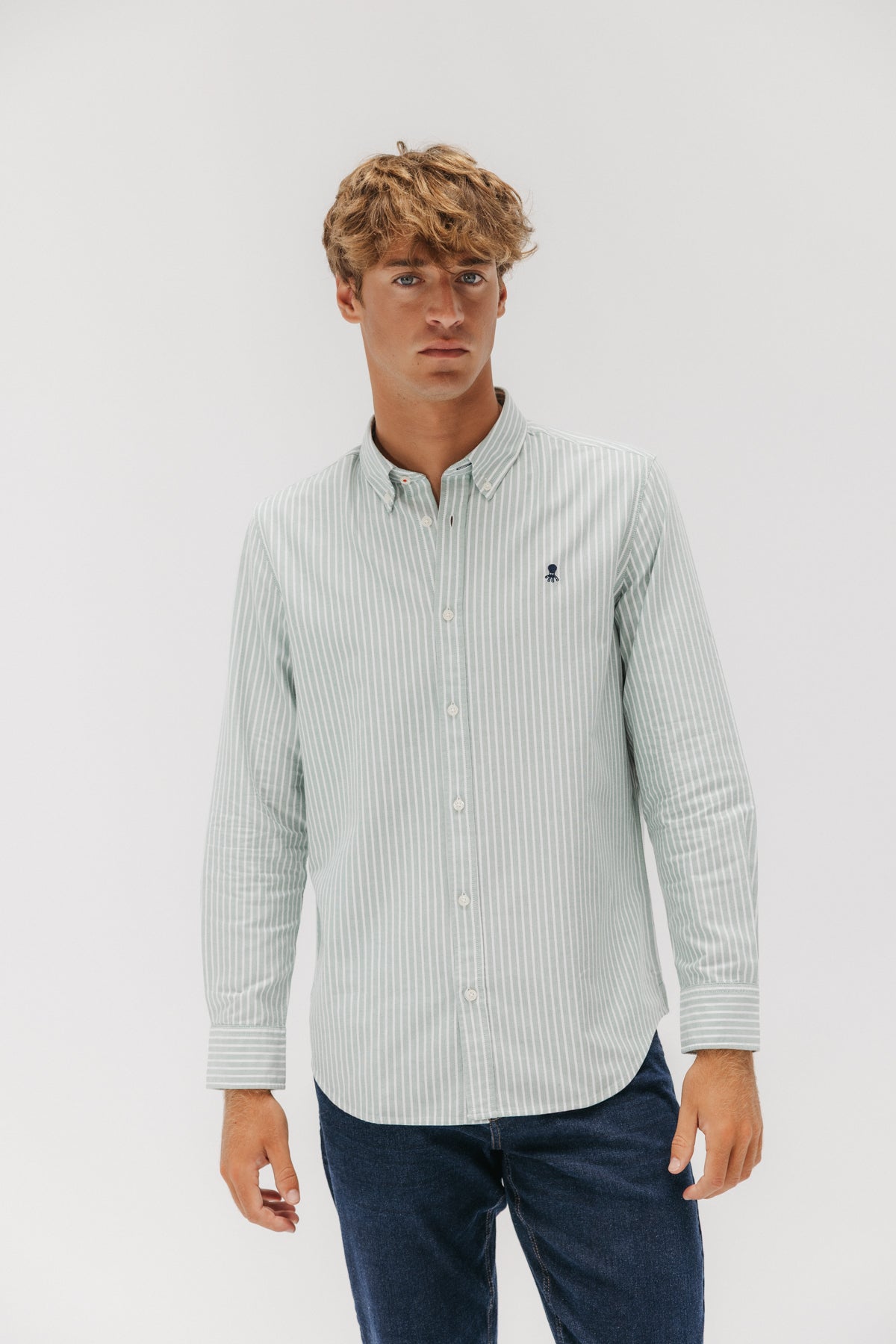 CAMISA CASUAL OXFORD RAYA ANCHA VERDE