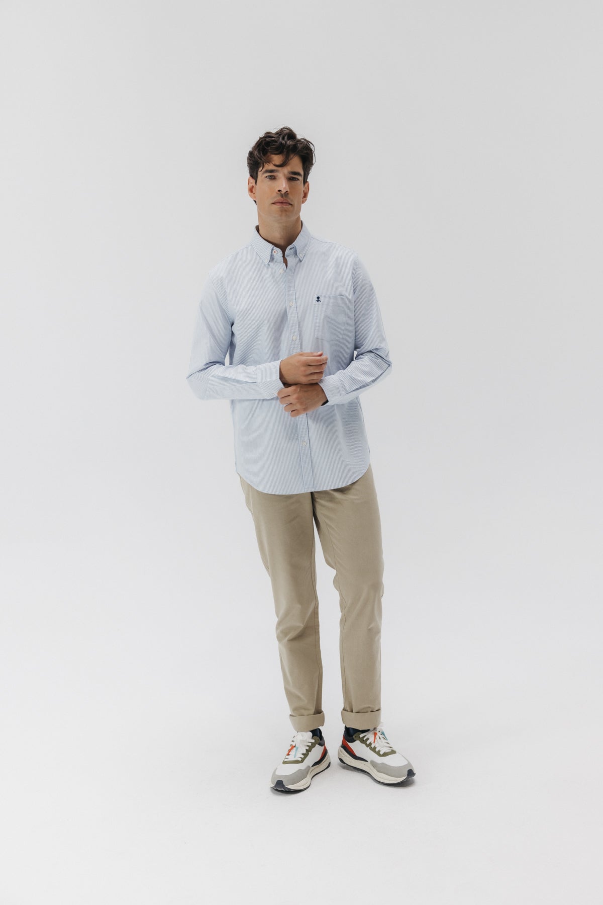 Camisa casual bolsillo pecho raya azul marino