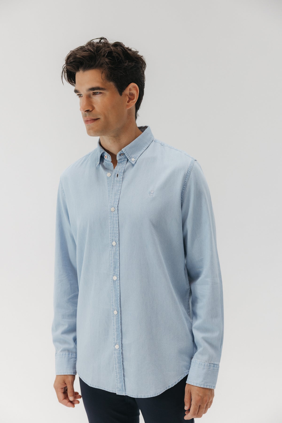 Camisa casual denim bleach azul claro