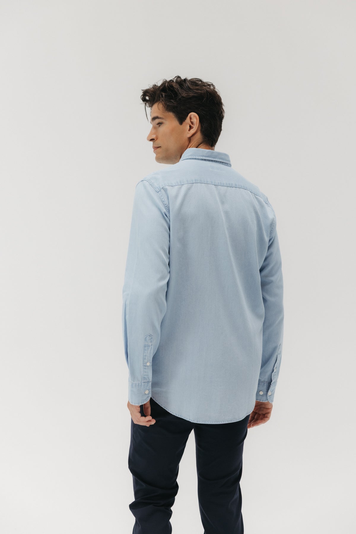 Camisa casual denim bleach azul claro