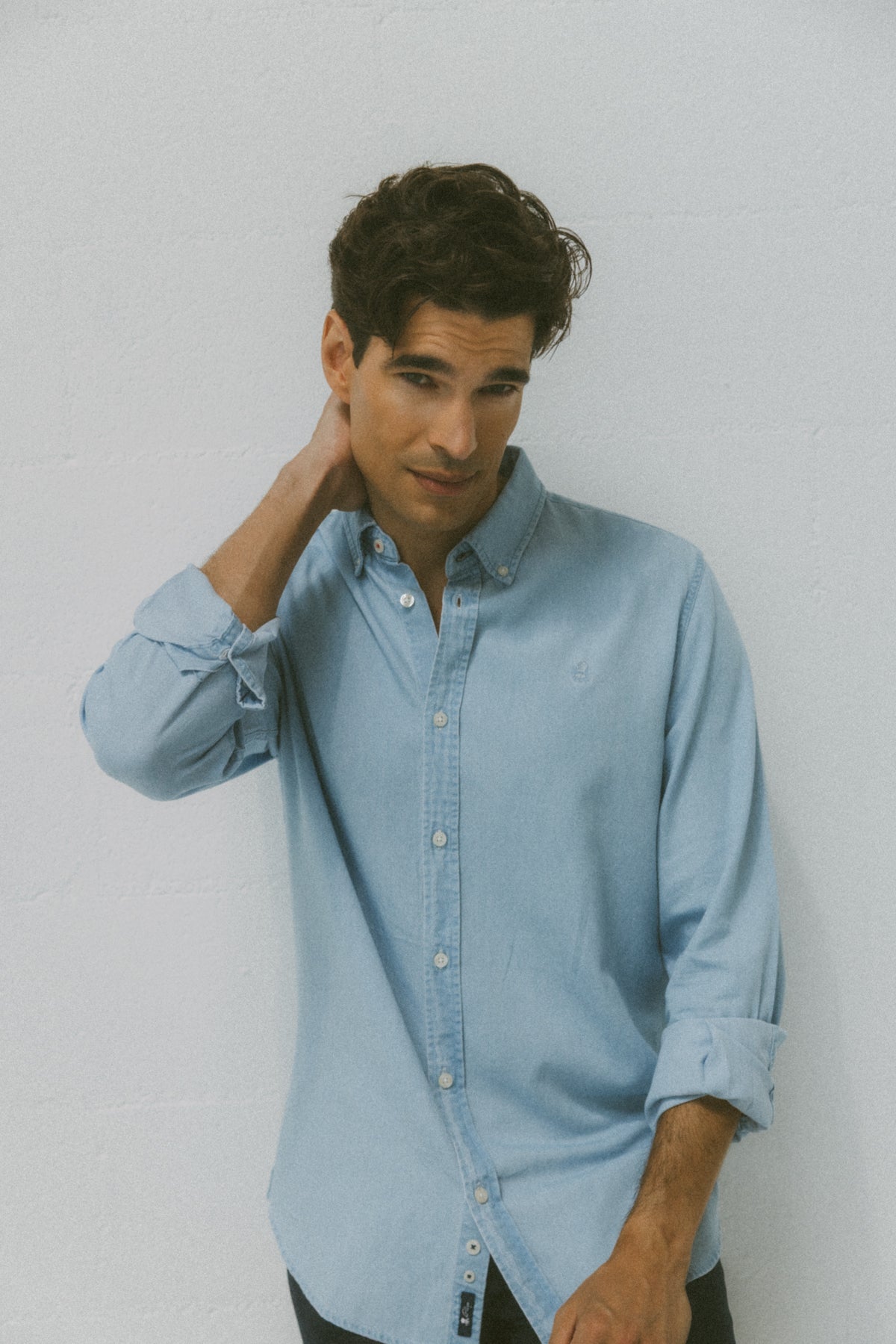 Camisa casual denim bleach azul claro