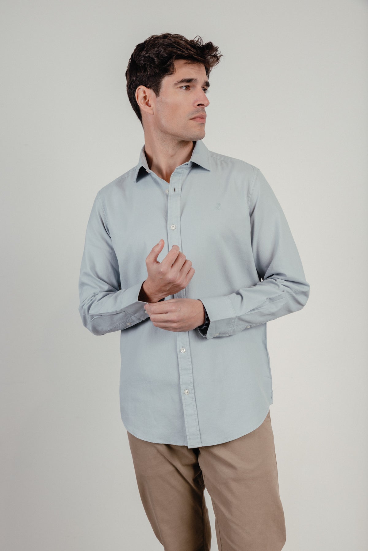 Camisa casual estructura garment dyed azul delavé