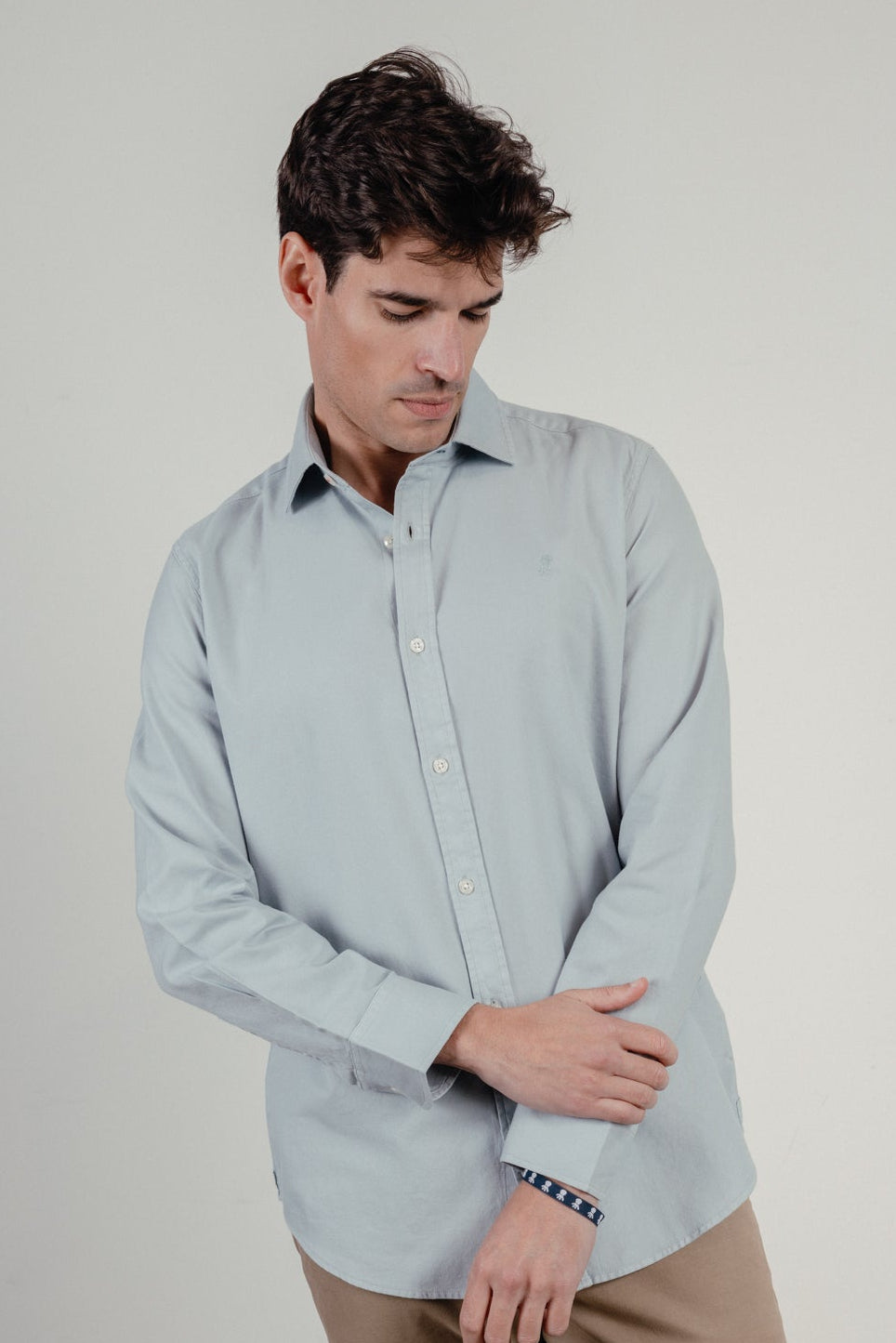 Camisa casual estructura garment dyed azul delavé