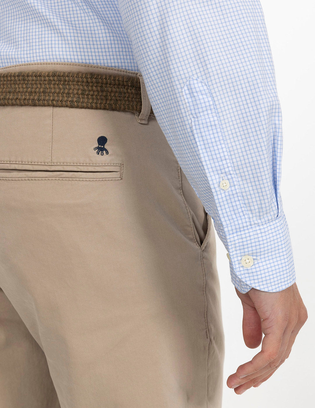 PANTALÓN CHINO TOPO