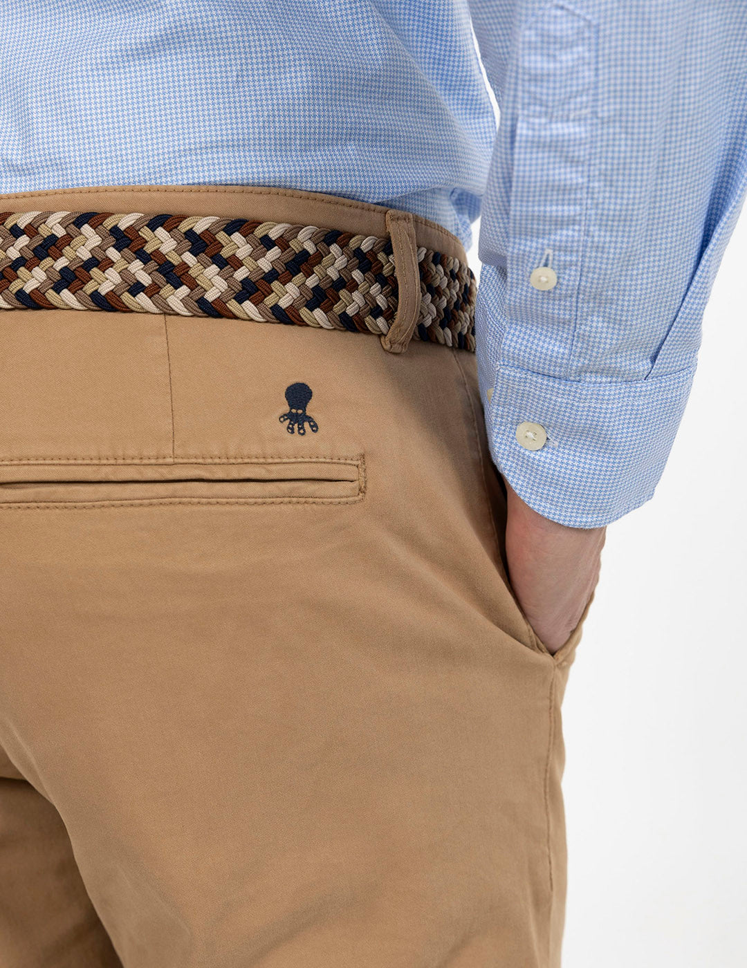 PANTALÓN CHINO CARAMELO