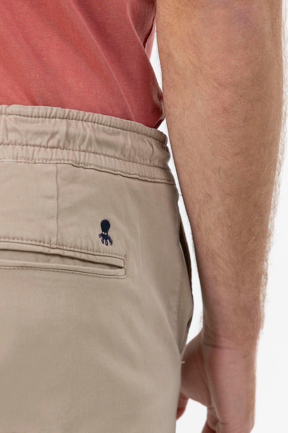 PANTALÓN JOGGER TOPO