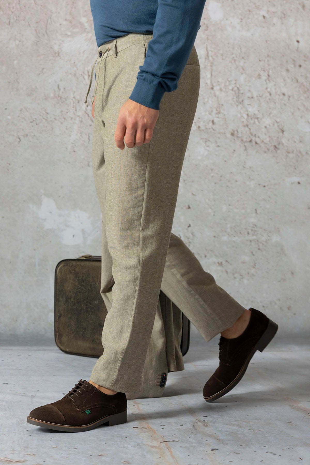 RELAXED PANTS WITH DELAVÉ GREEN LINEN