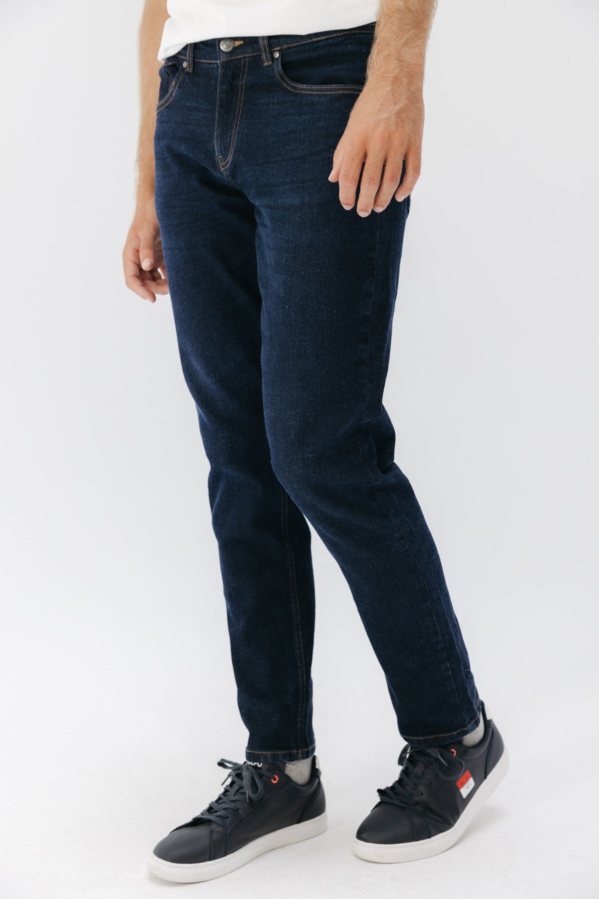 Pantalón denim slim fit índigo oscuro