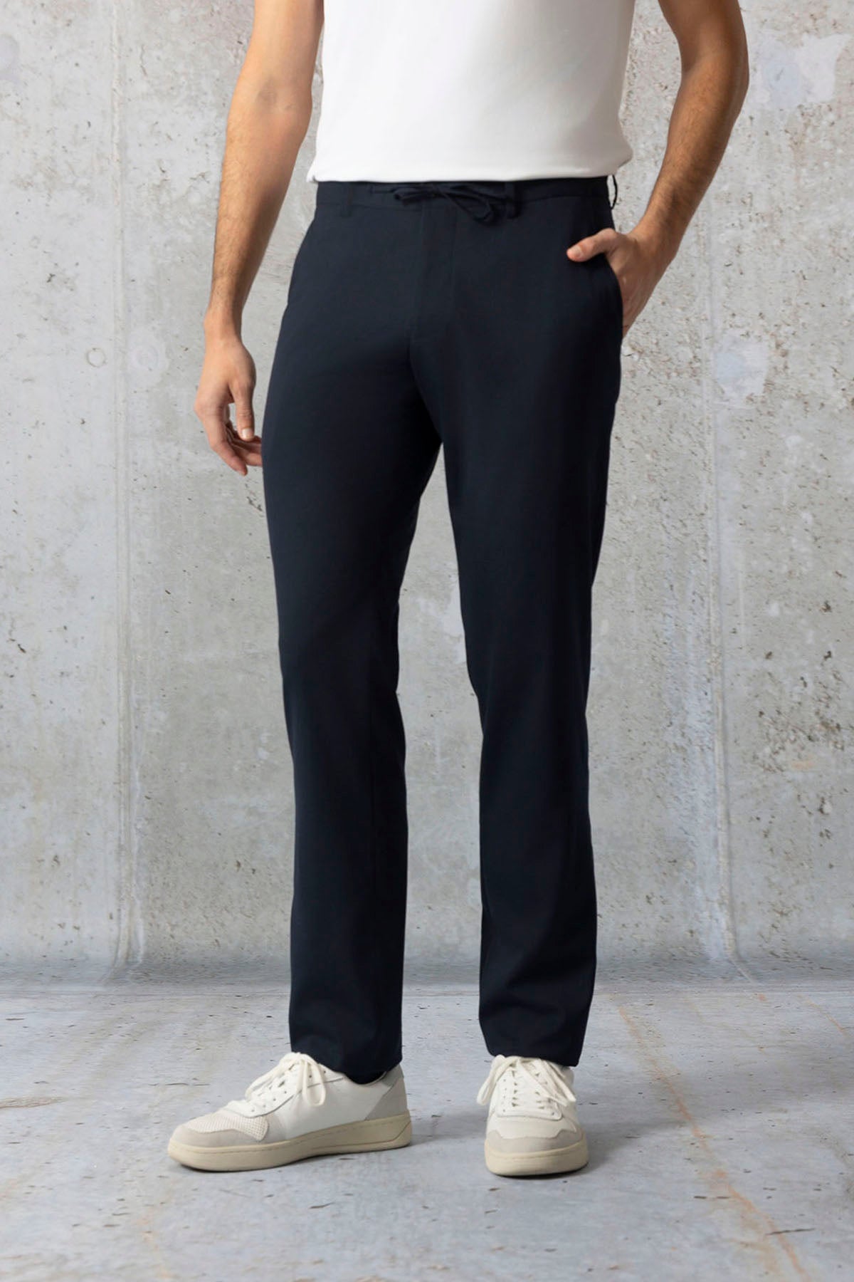 NAVY BLUE WOOL PLEATED DRAWSTRING PANTS