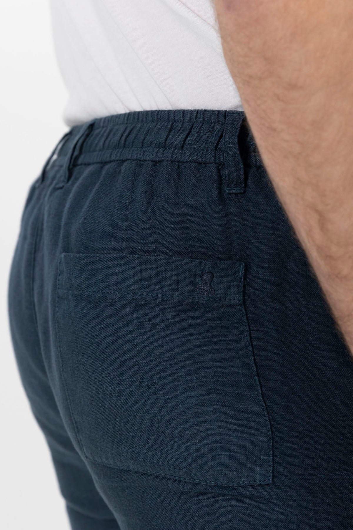 BERMUDA JOGGER CON LINO AZUL MEDIO