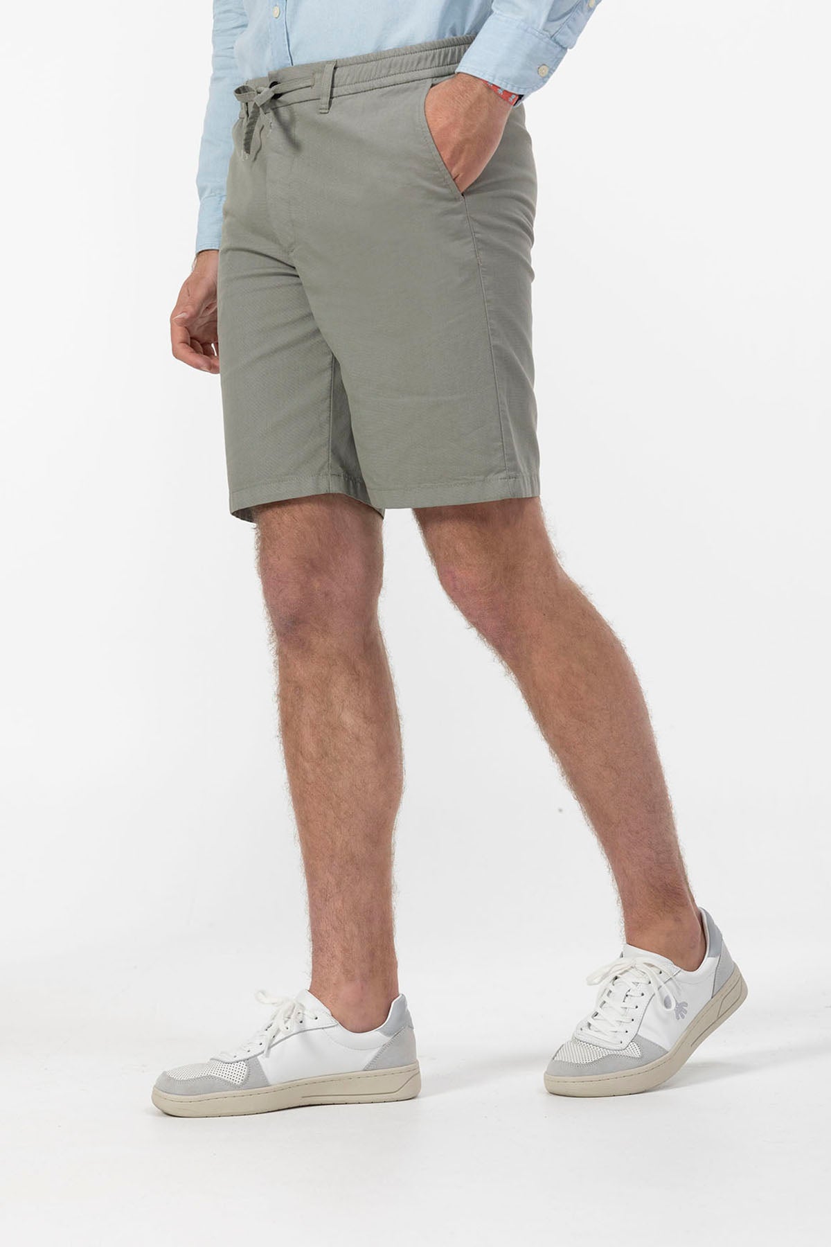 DELAVÉ GREEN MICRODRAWING BERMUDA JOGGER