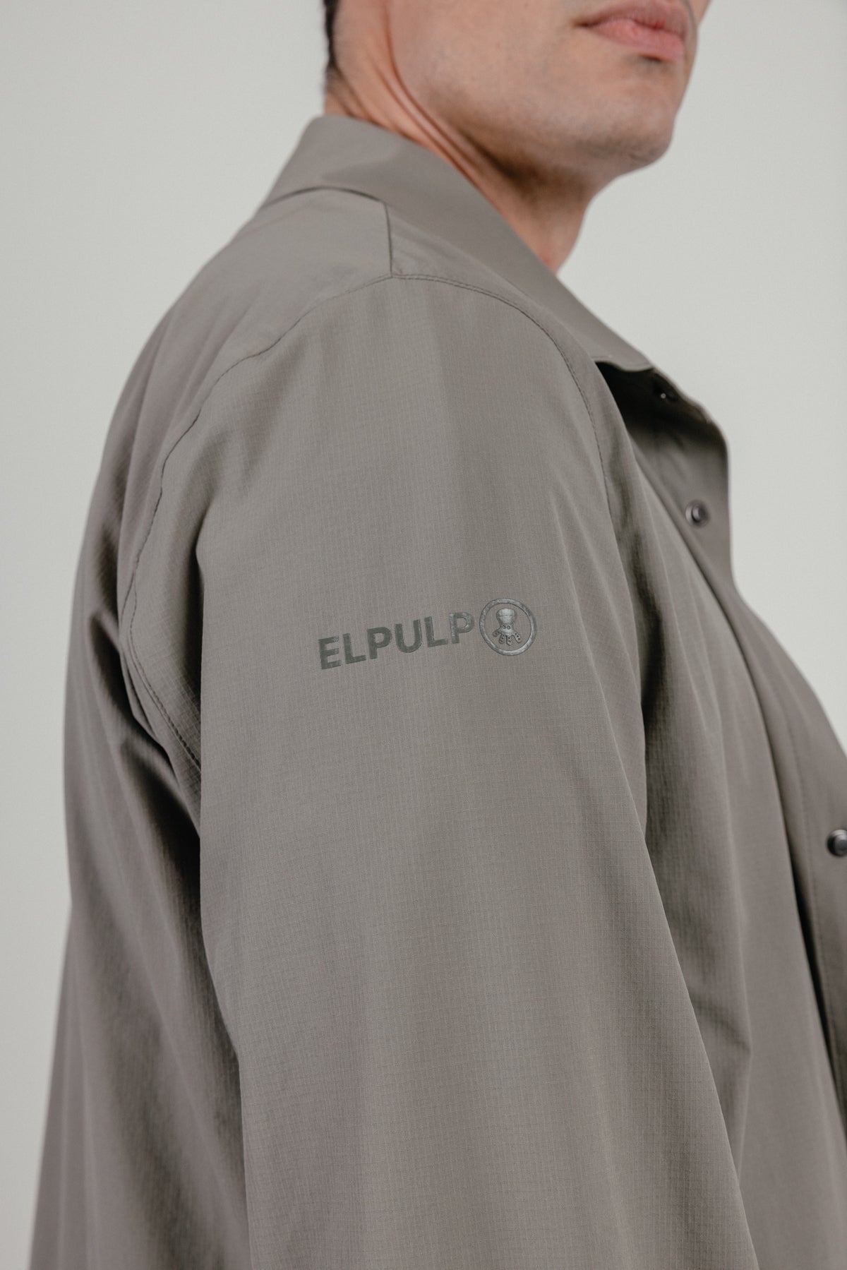 Sobrecamisa cargo técnica ripstop verde delavé