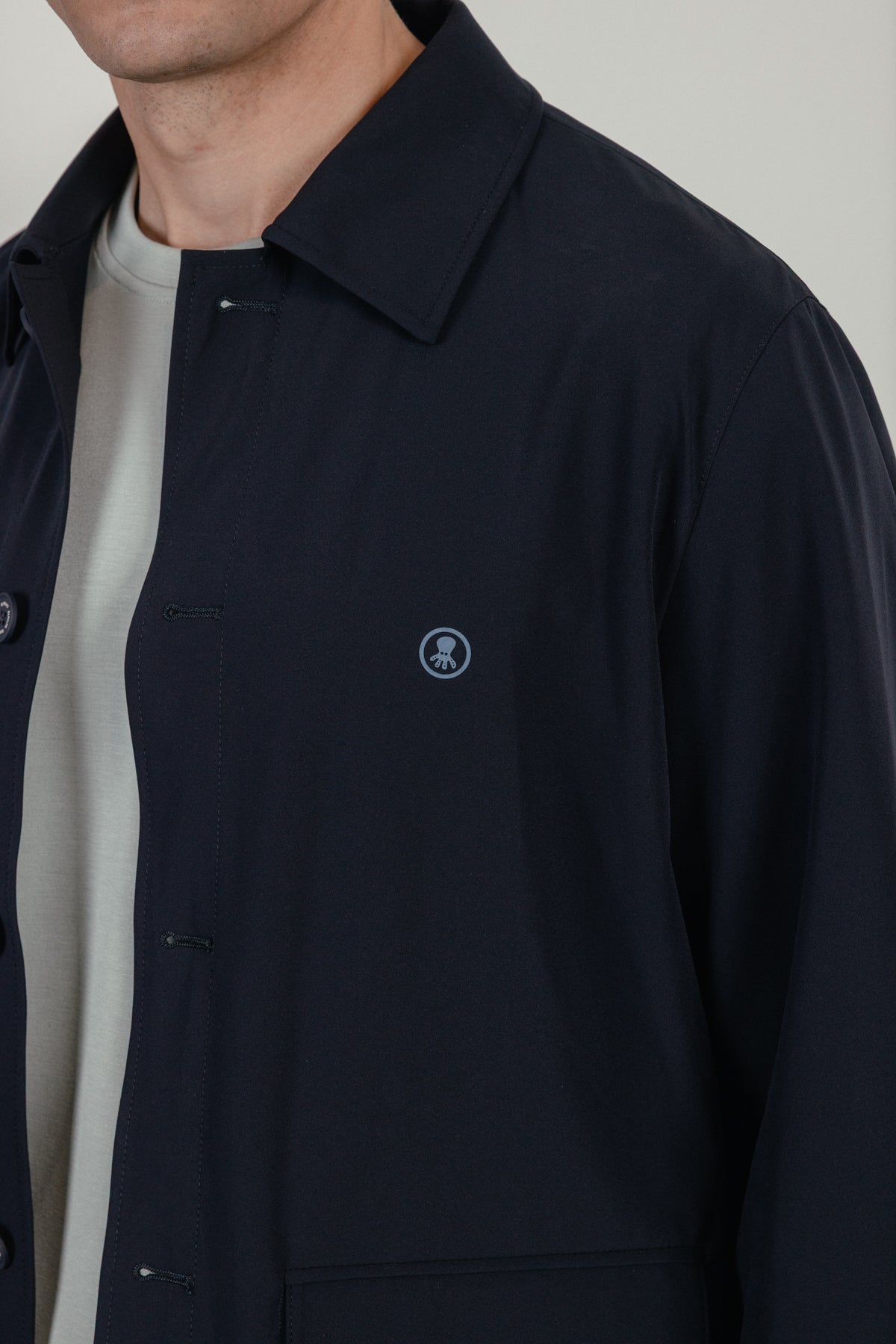 Sobrecamisa técnica ultraligera azul marino