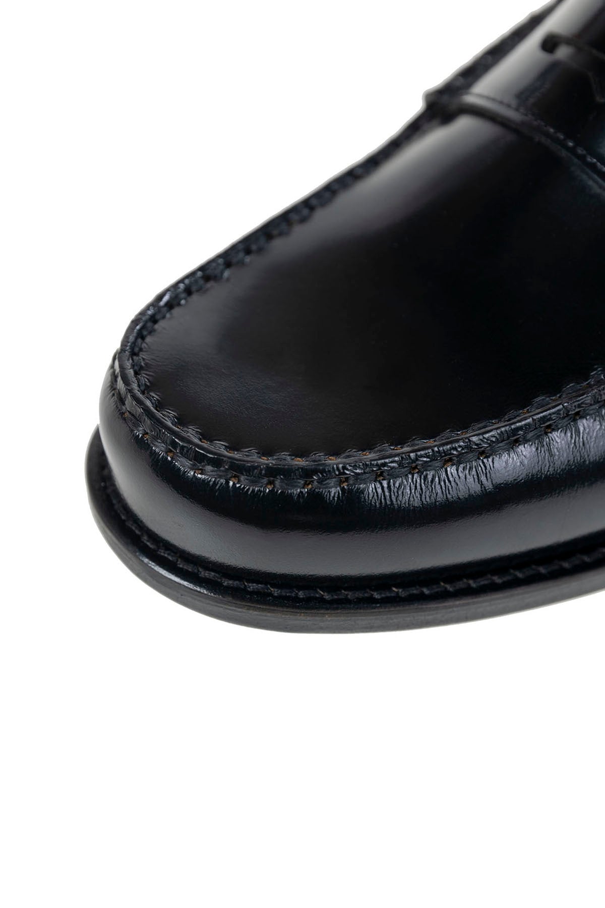 Zapato mocasín antifaz suela cuero negro