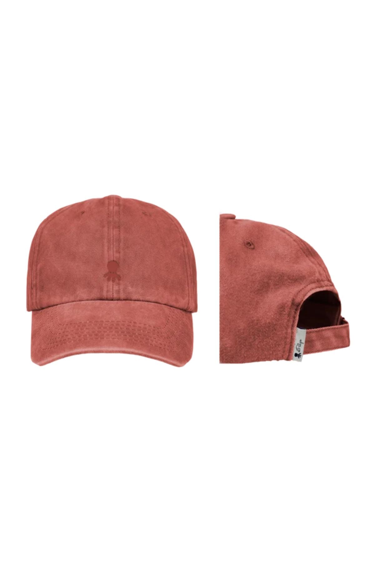GORRA LAVADA BORDADO A TONO ROJO DELAVÉ