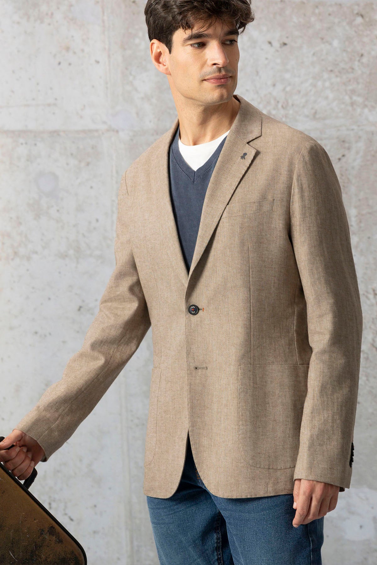 HERRINGBONE BLAZER WITH BEIGE LINEN