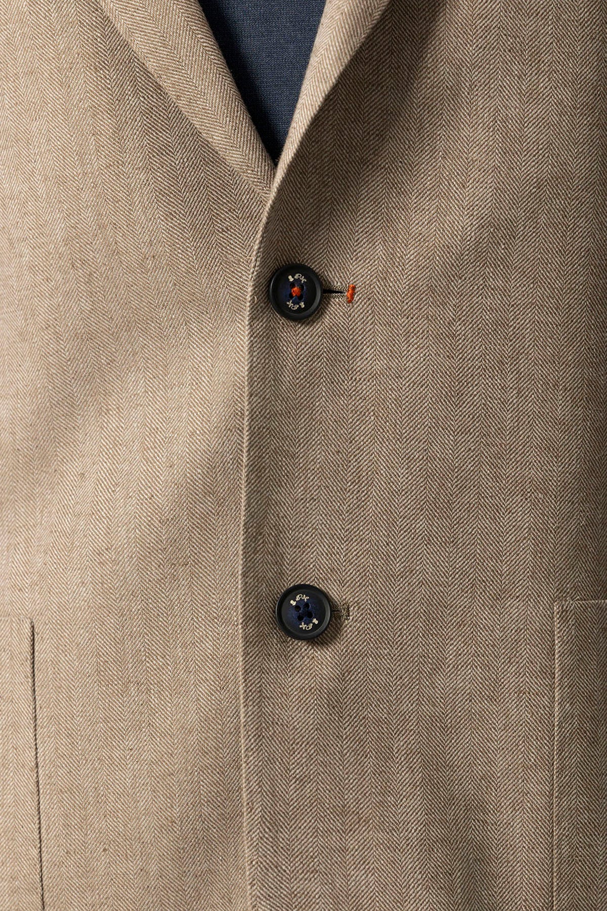 HERRINGBONE BLAZER WITH BEIGE LINEN