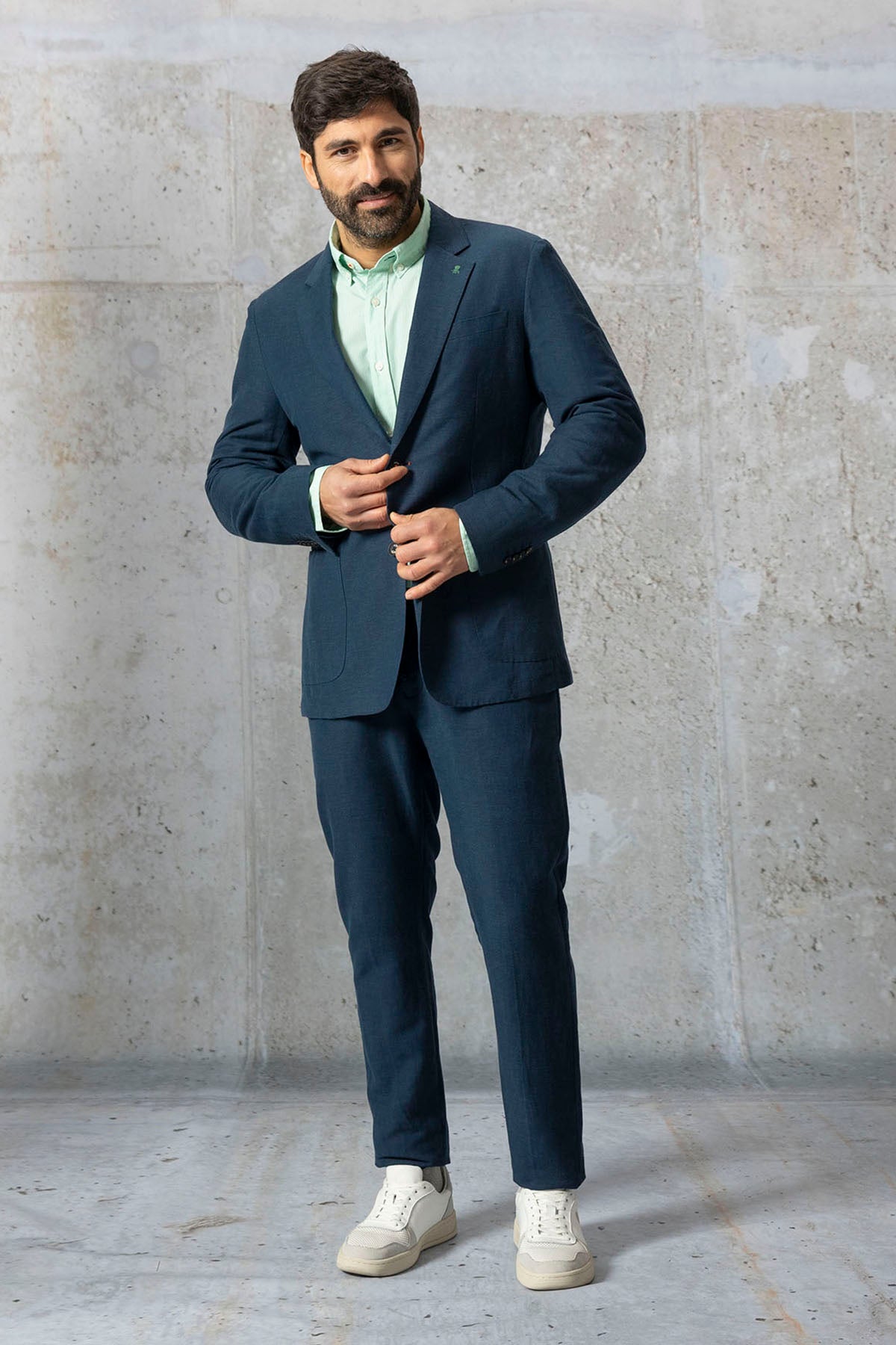 RELAXED BLAZER WITH NAVY BLUE LINEN