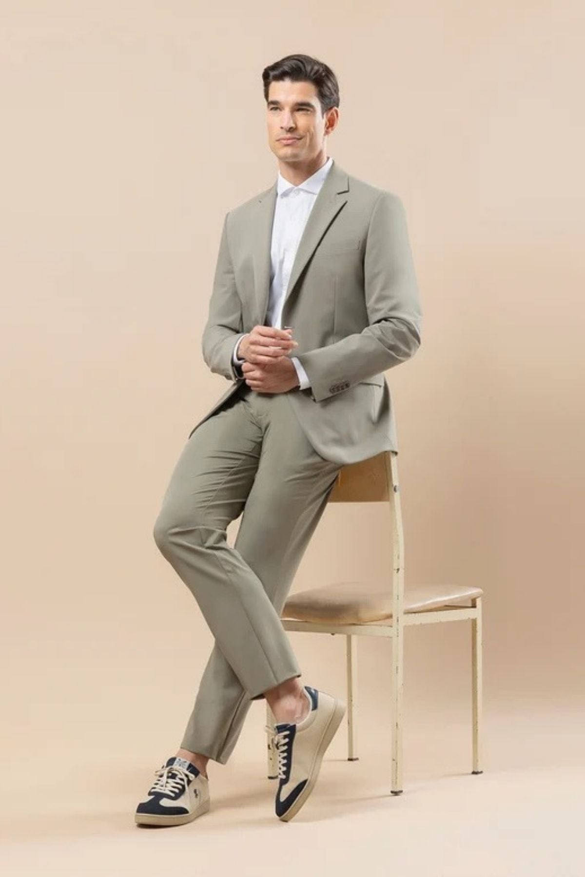 PANTALÓN ELÁSTICO ULTRALIGERO TOPO