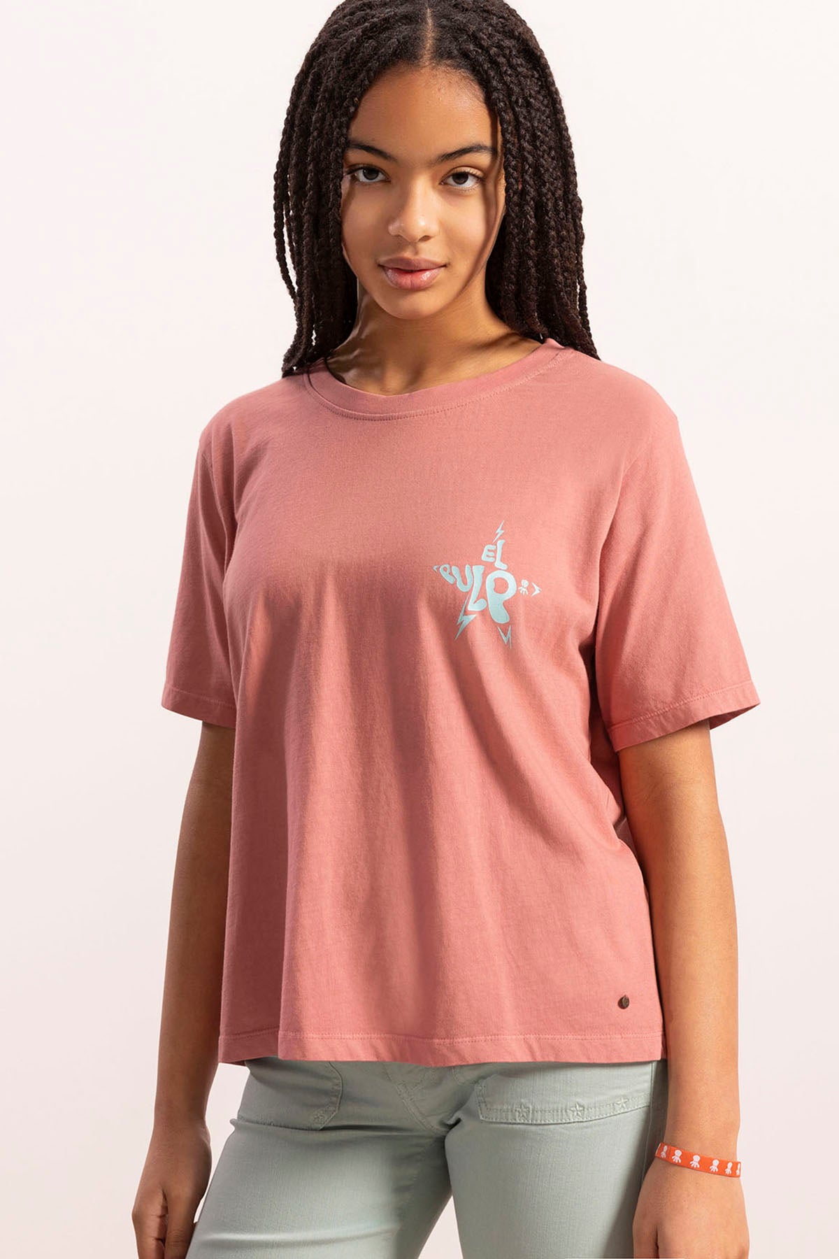 CAMISETA TEEN LAVADA BÁSICA LOGO CORAL