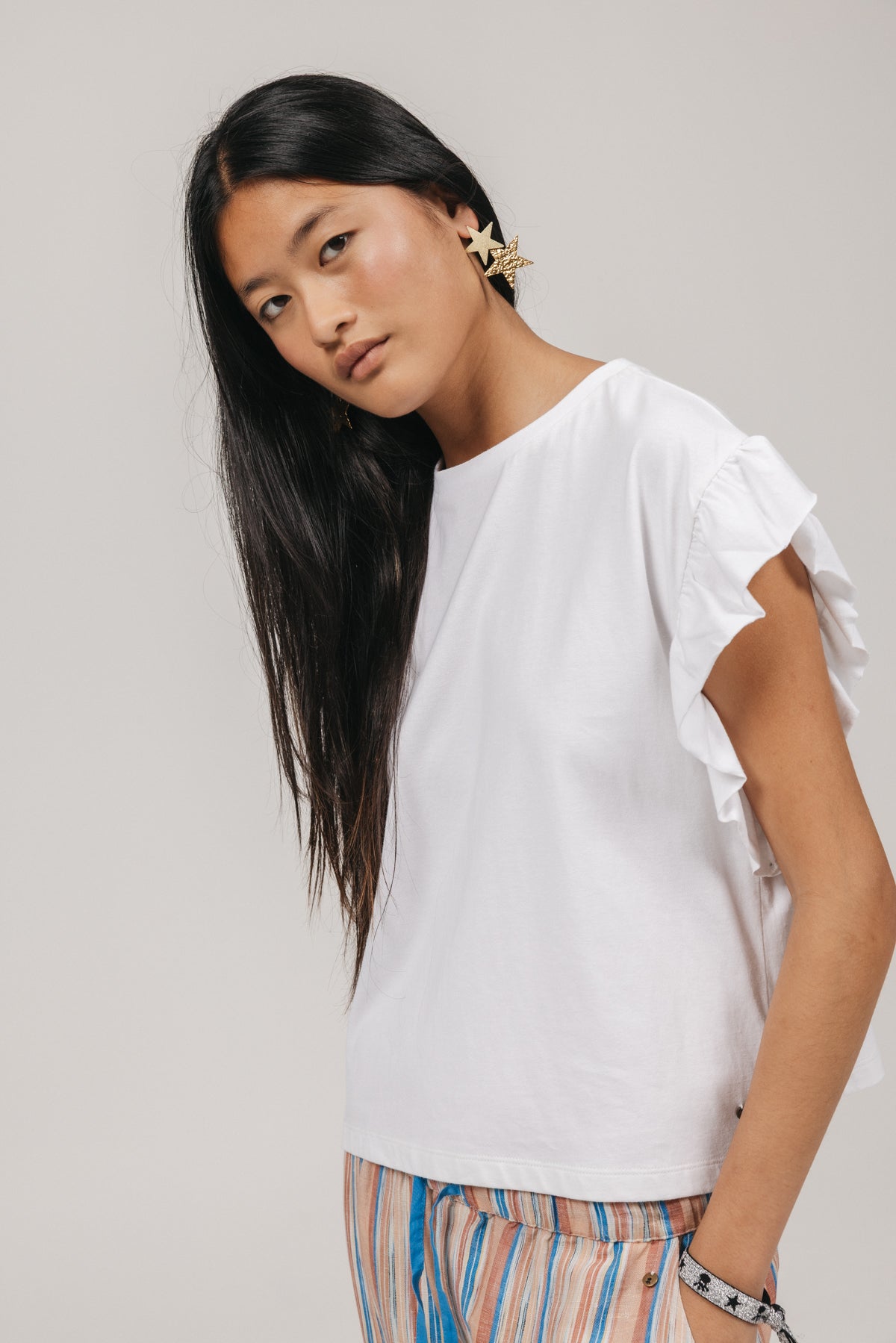 CAMISETA TEEN MANGA VOLANTES BLANCO PURO