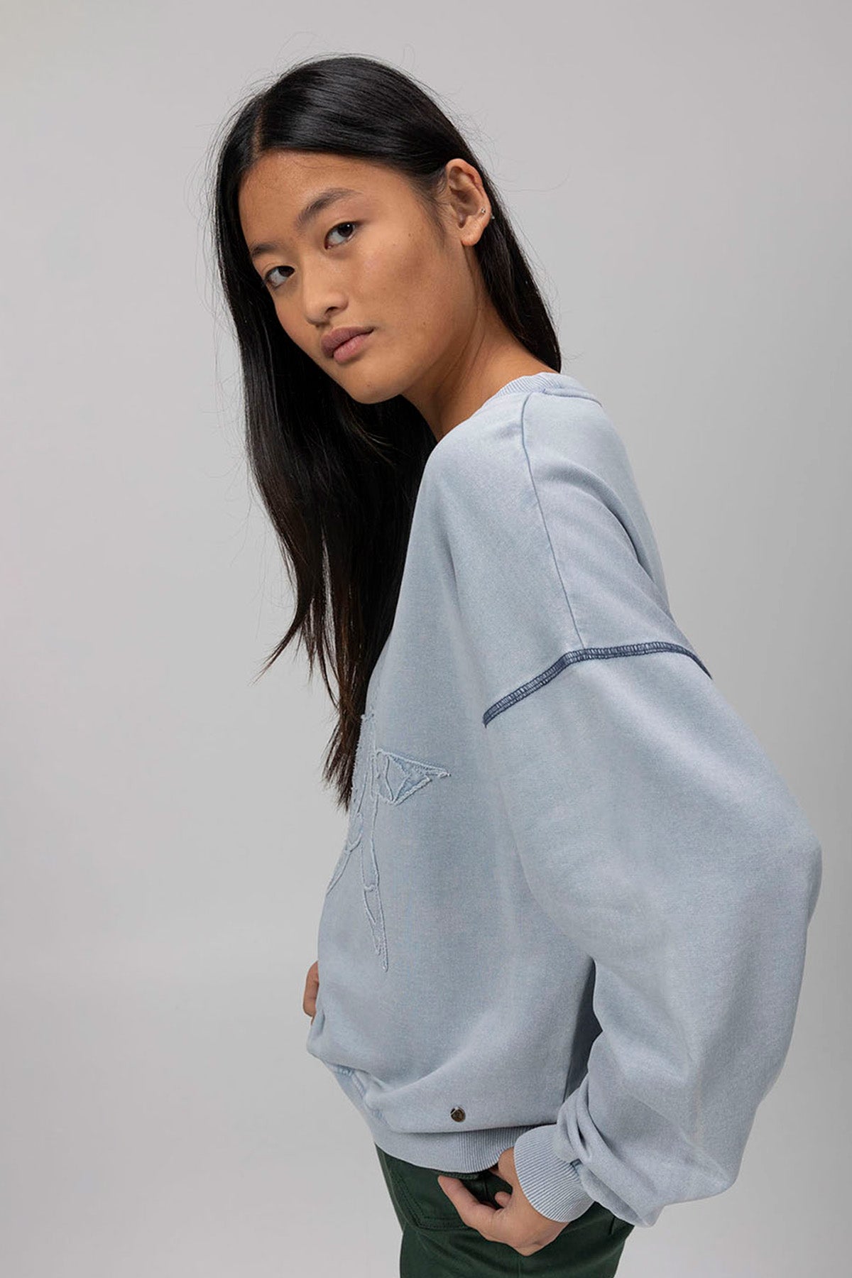 TEEN DISTRESSED STAR SWEATSHIRT PEARL GREY