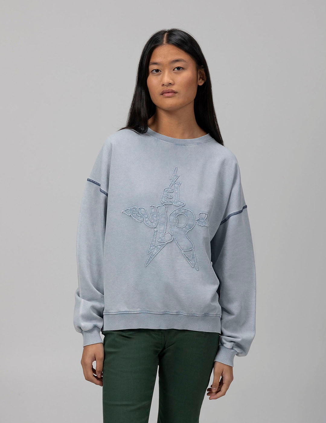 SUDADERA TEEN ESTRELLA DESGASTADA GRIS PERLA