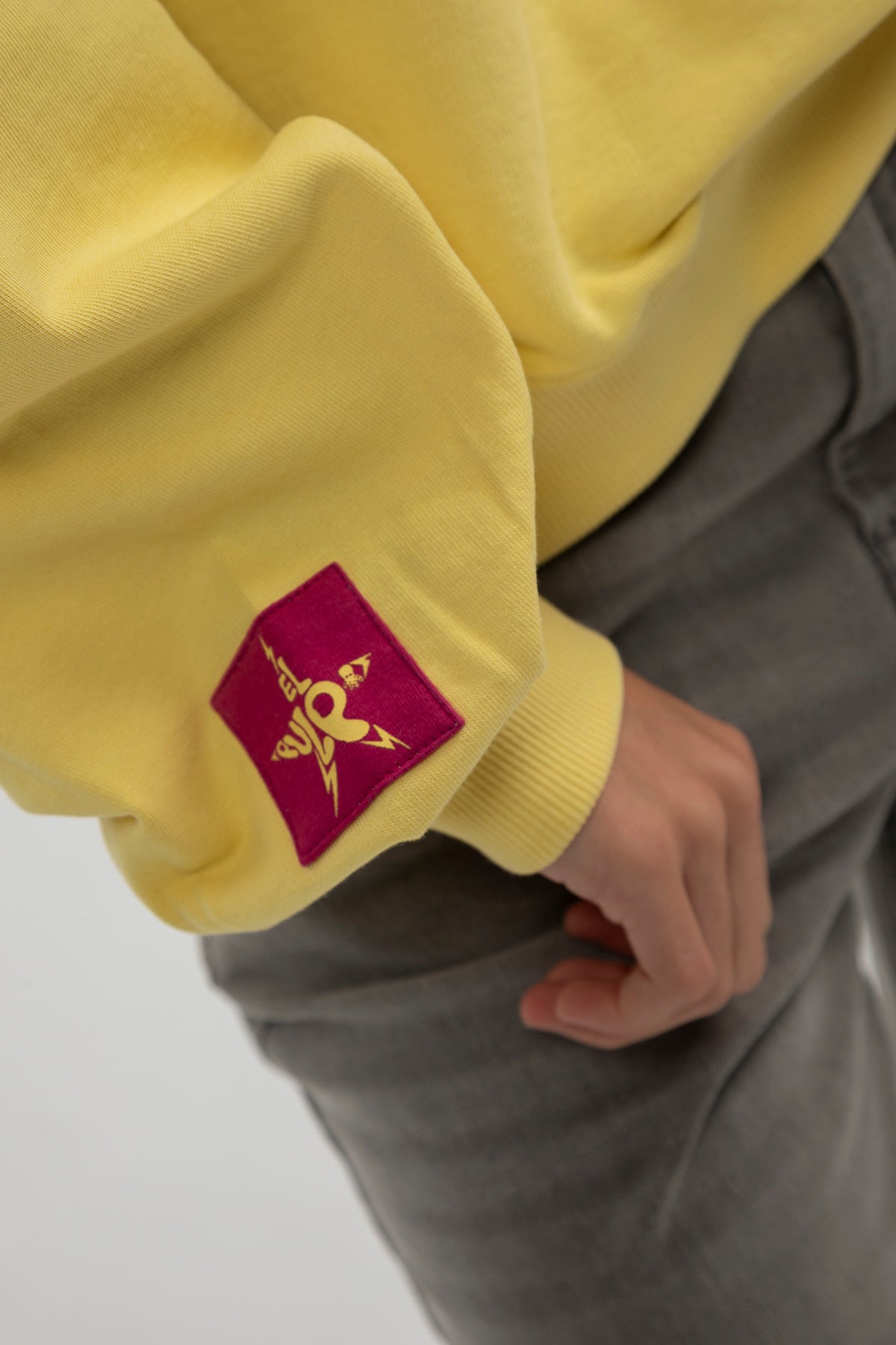 Sudadera teen no chance amarillo claro