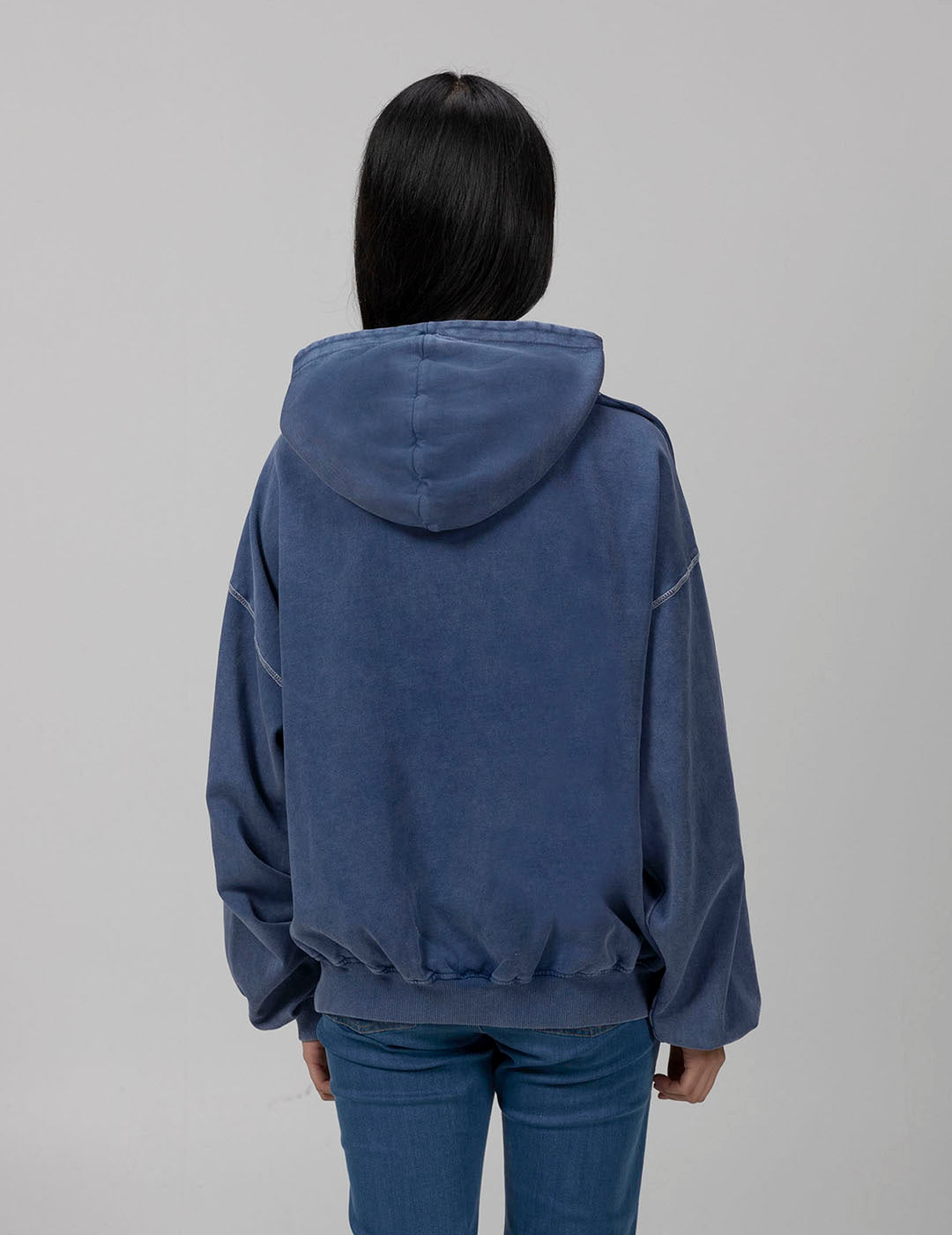 TEEN BASIC HOODIE WITH INDIGO DELAVÉ LOGO