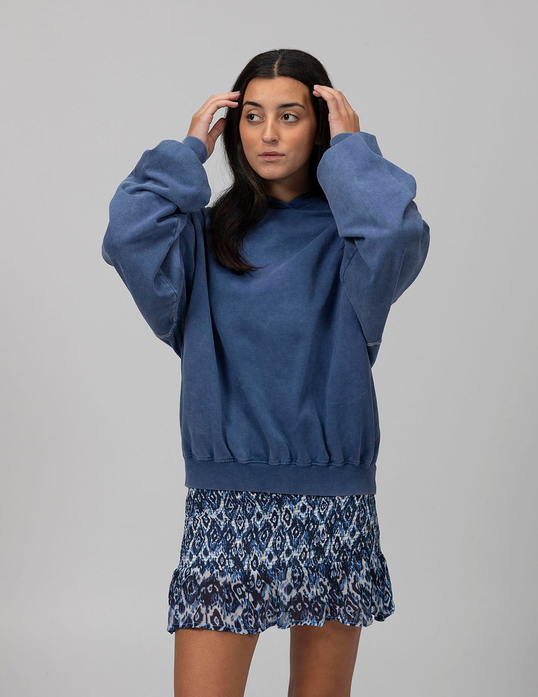 SUDADERA CAPUCHA TEEN ESTRELLA DESGASTADA INDIGO DELAVÉ