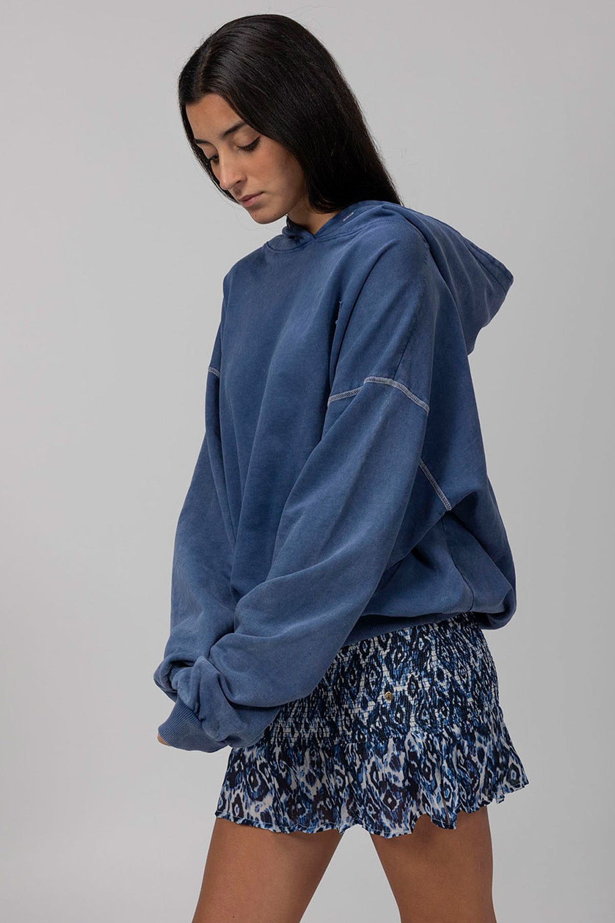 TEEN DISTRESSED STAR HOODIE INDIGO DELAVÉ