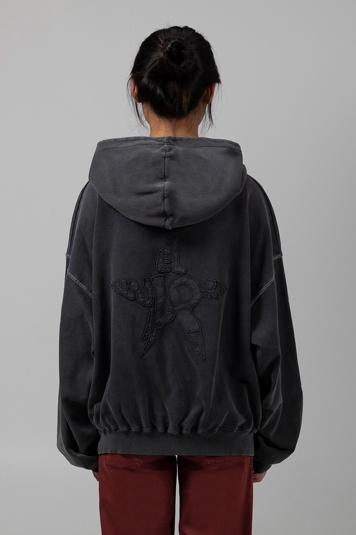 TEEN HOODIE WORN STAR BLACK DELAVÉ