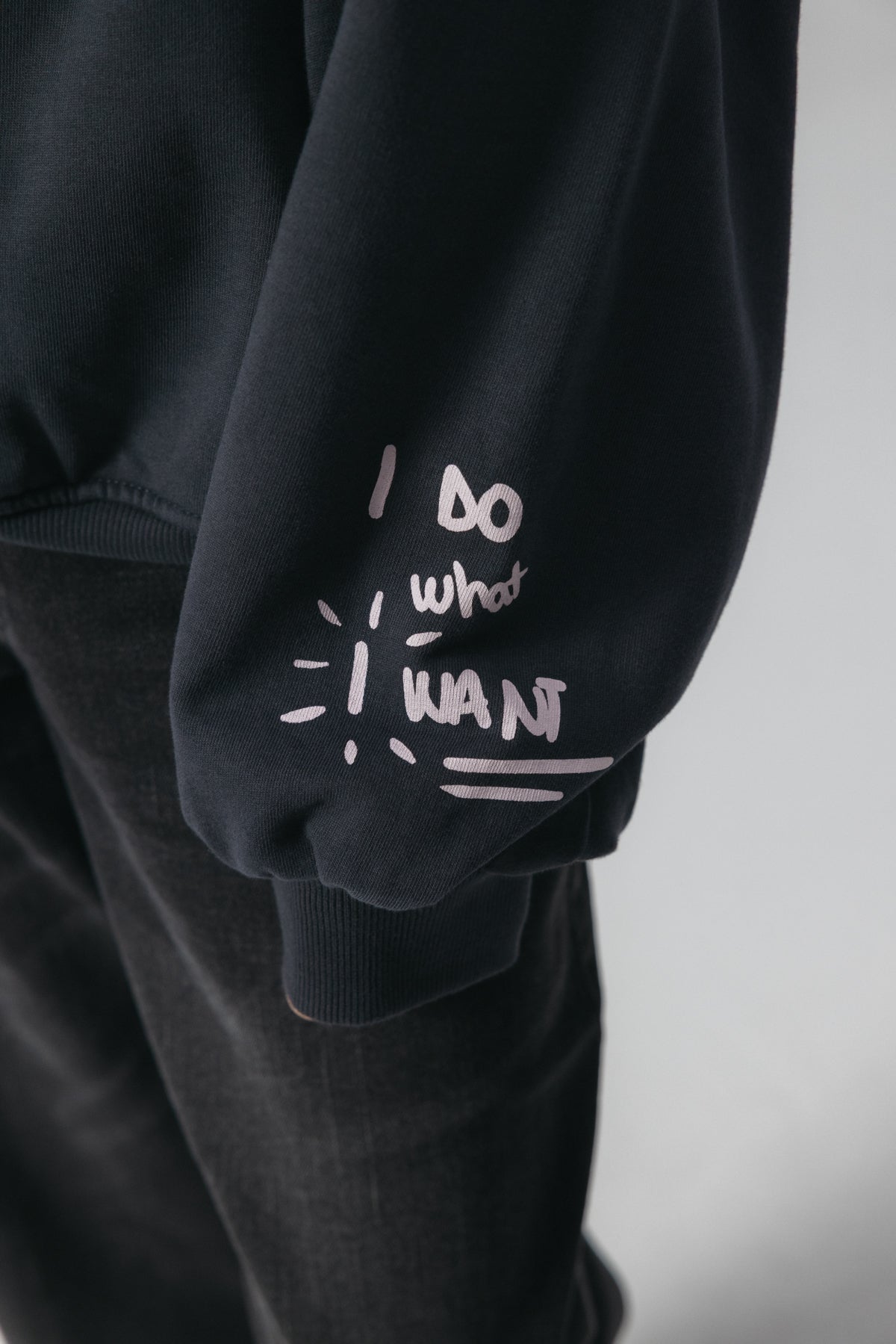 SUDADERA CAPUCHA TEEN MULTI ESTAMPADO ANTRACITA