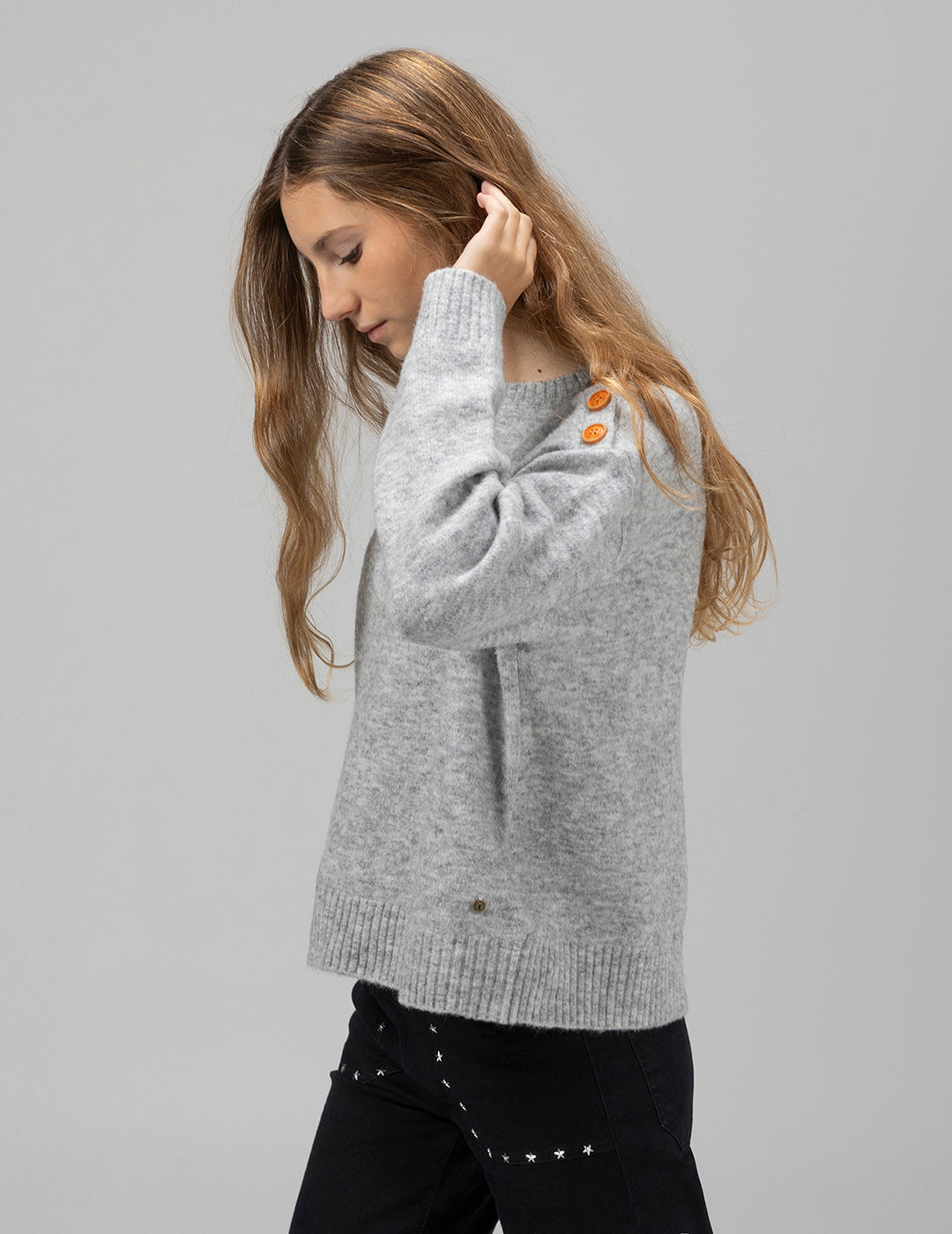 TEEN KNITTED SWEATER WITH ROUND NECK IN PEARL GREY