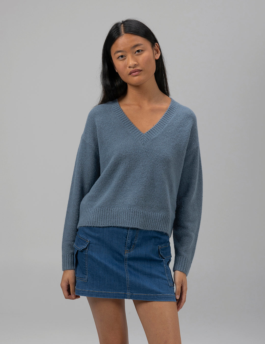 TEEN KNITTED SWEATER WITH GREY BLUE V-NECK