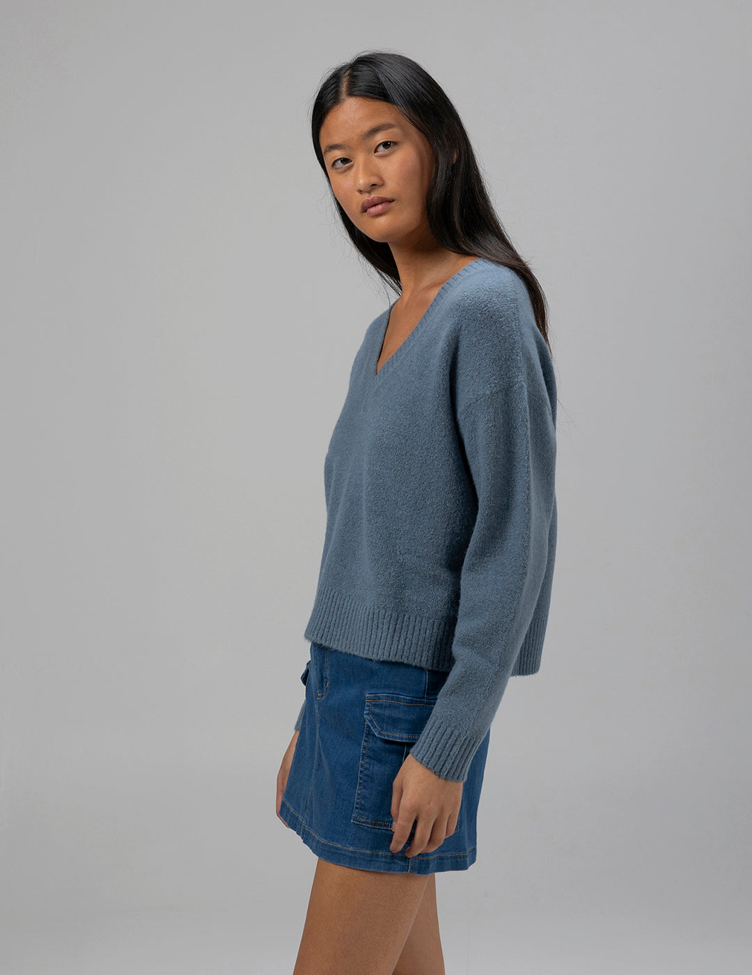 TEEN KNITTED SWEATER WITH GREY BLUE V-NECK