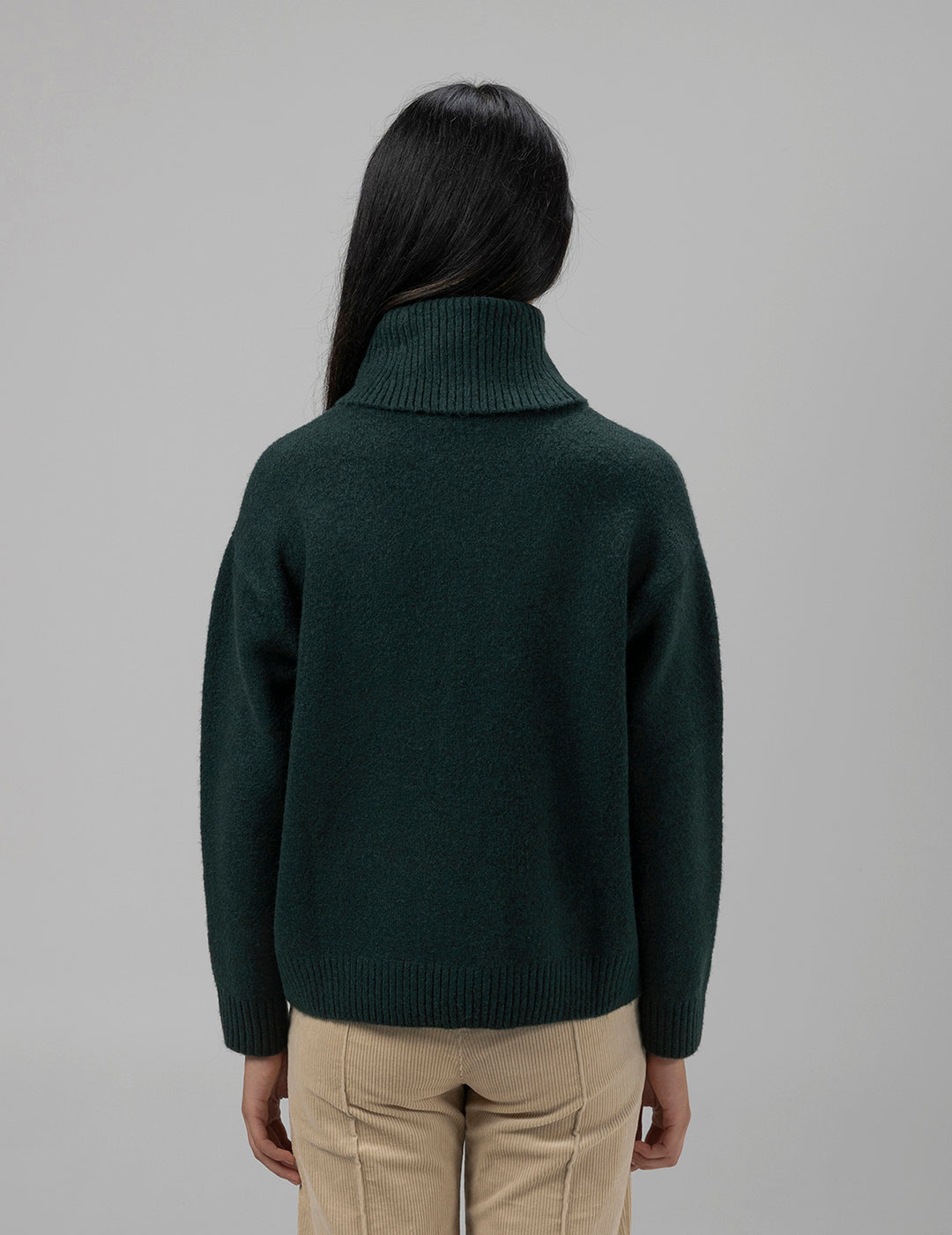 TEEN HIGH NECK KNITTED SWEATER WITH ENGLISH GREEN BUTTON DETAIL