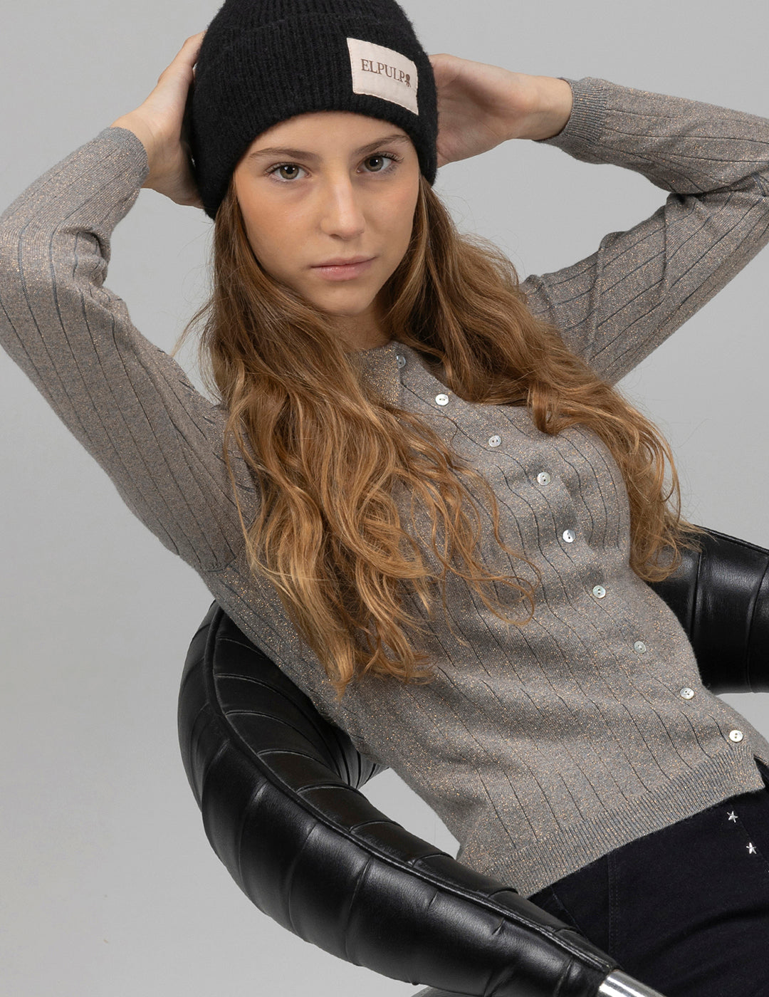 TEEN KNITTED JACKET WITH SHIRT COLLAR IN PEARL GREY LUREX