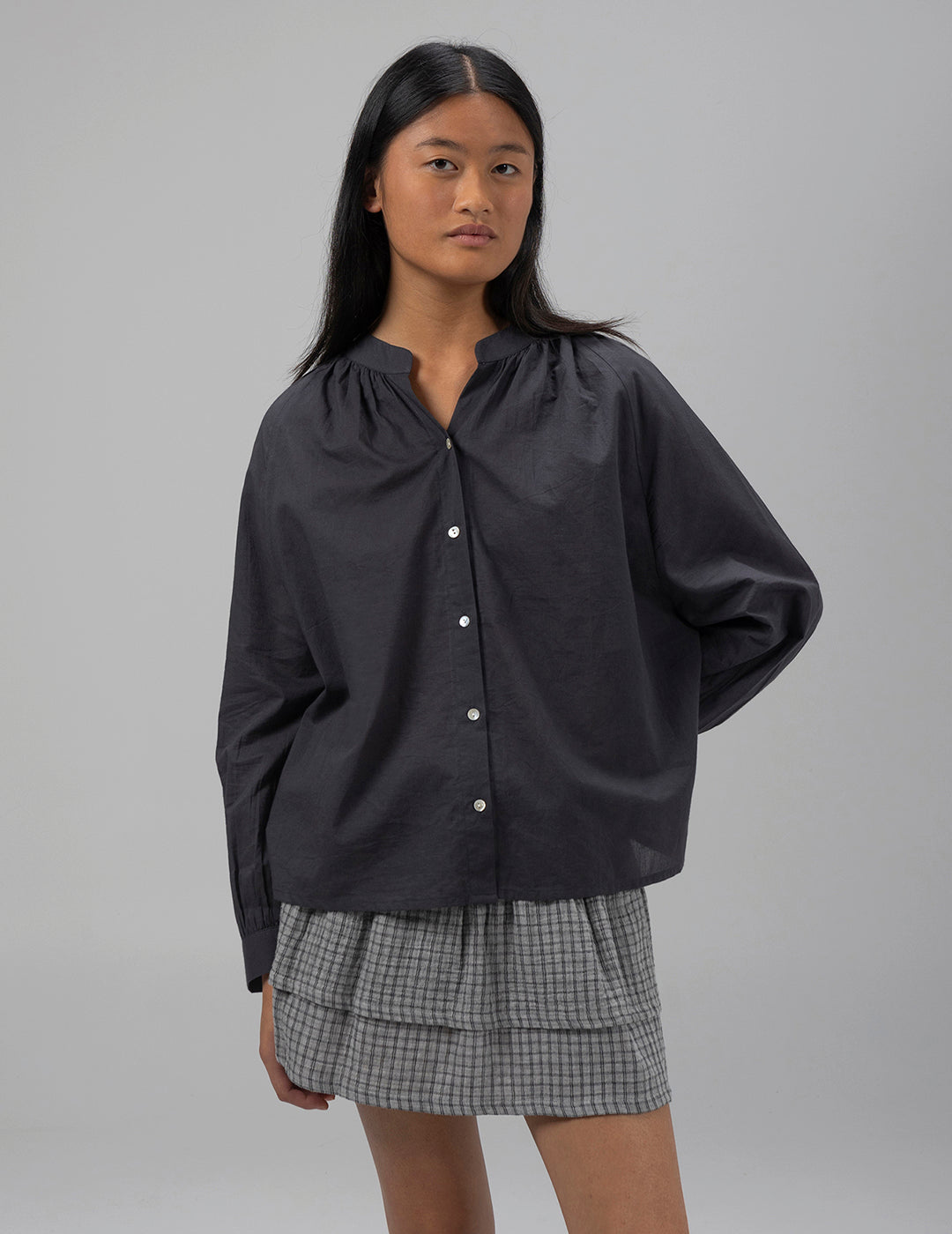 BLACK RANGLAN SLEEVE TEEN SHIRT