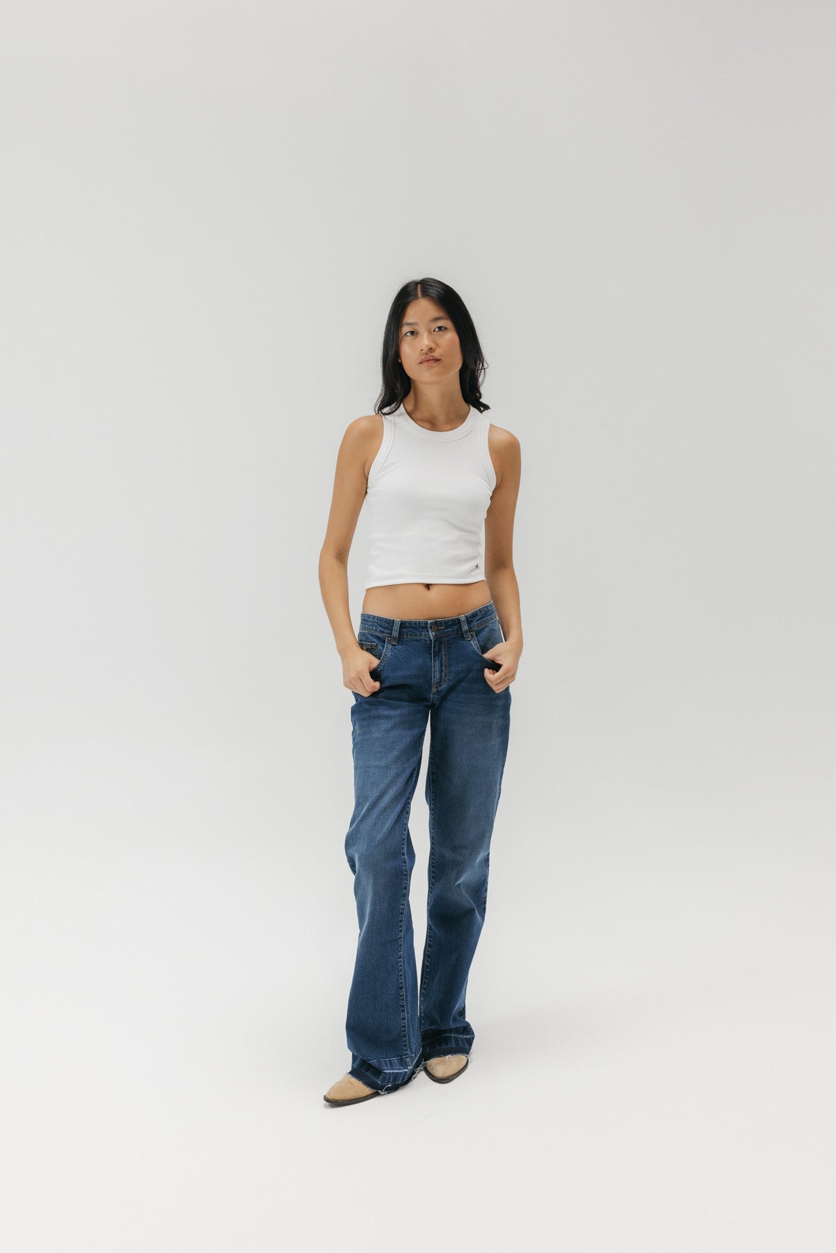 PANTALÓN TEEN DENIM DESFLECADO AZUL MEDIO DELAVÉ