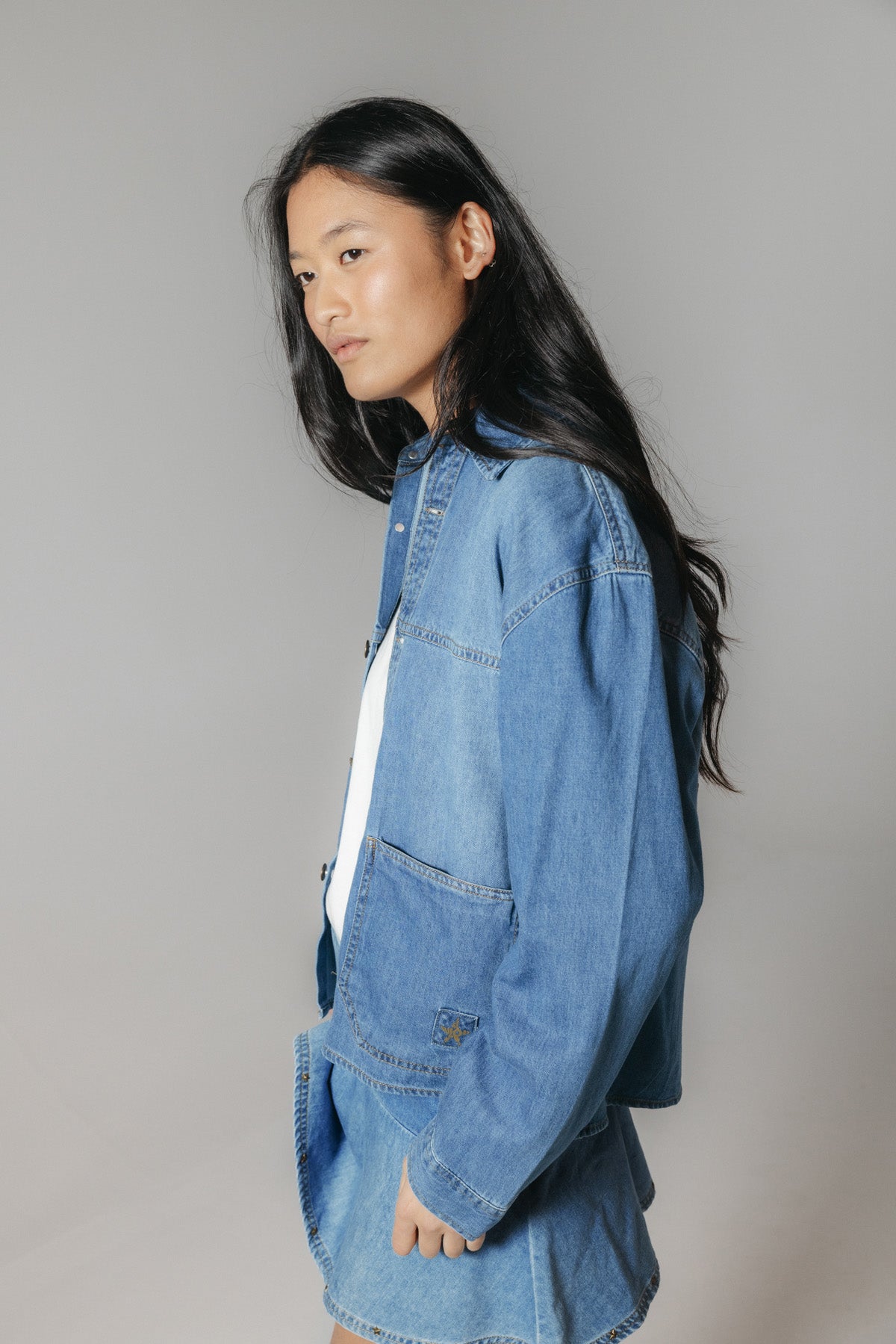 CAMISETA JEANS ADOLESCENTE DELAVÉ AZUL MÉDIO ESTRELA