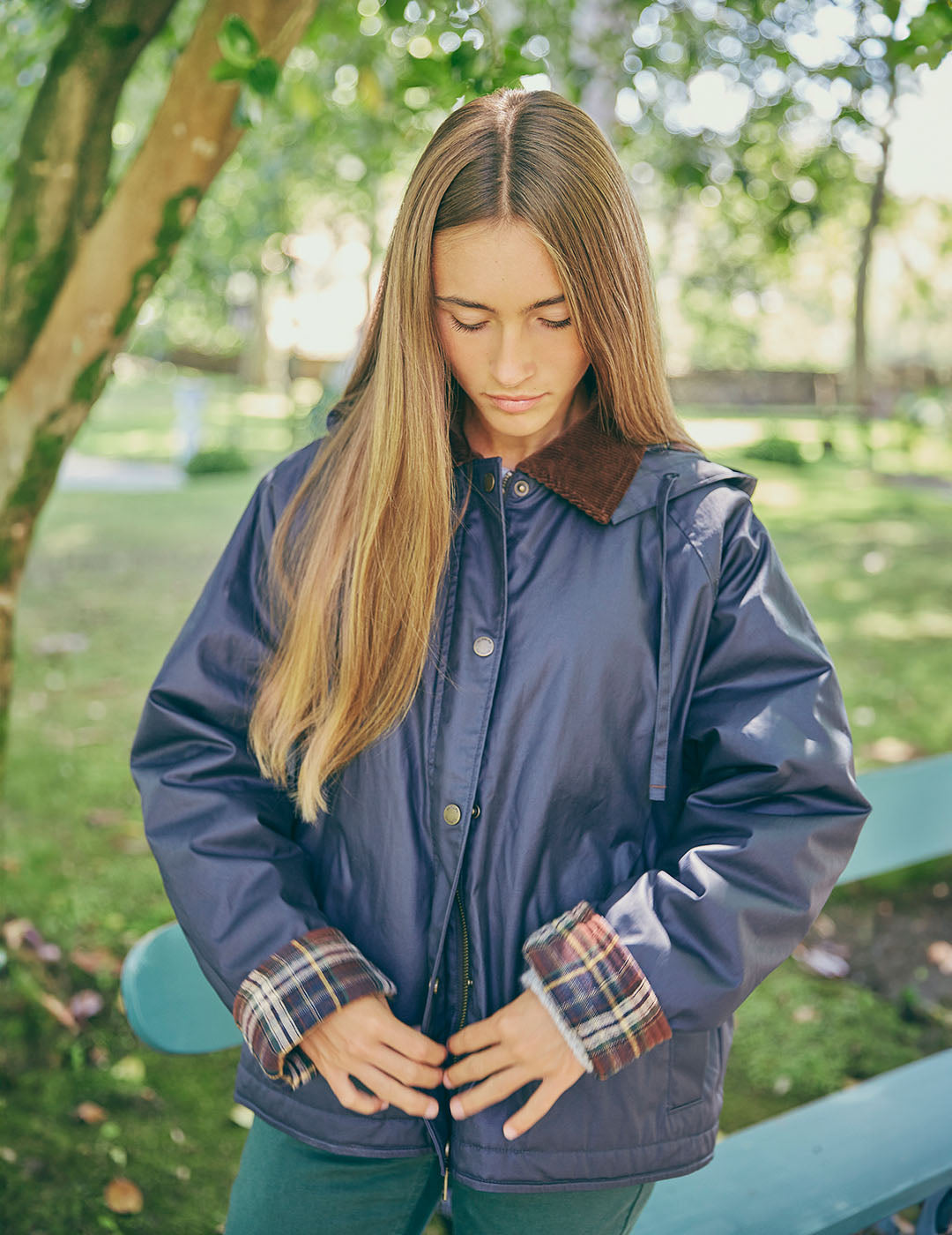 CHAQUETA TEEN EFECTO ENCERADO AZUL MARINO